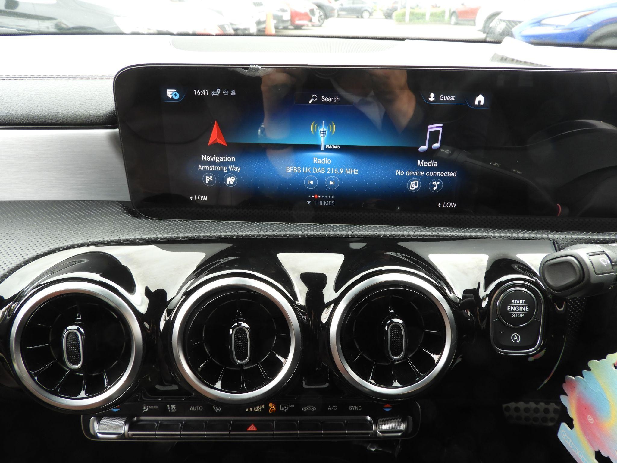 Mercedes-Benz CLA Image 16