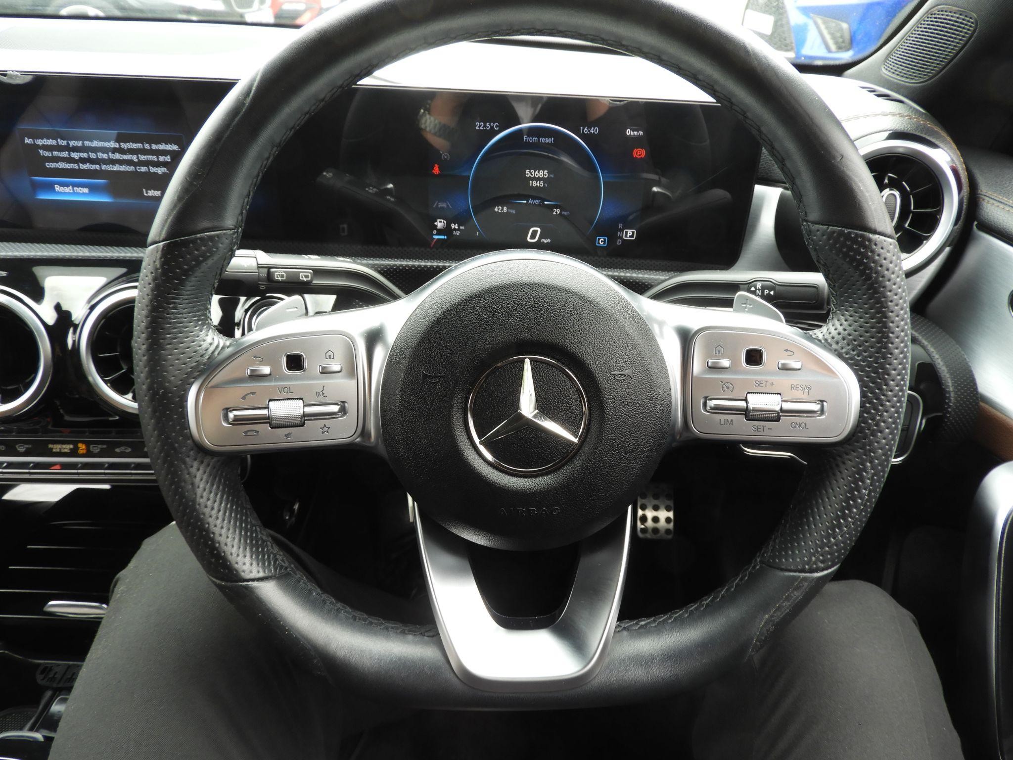Mercedes-Benz CLA Image 21