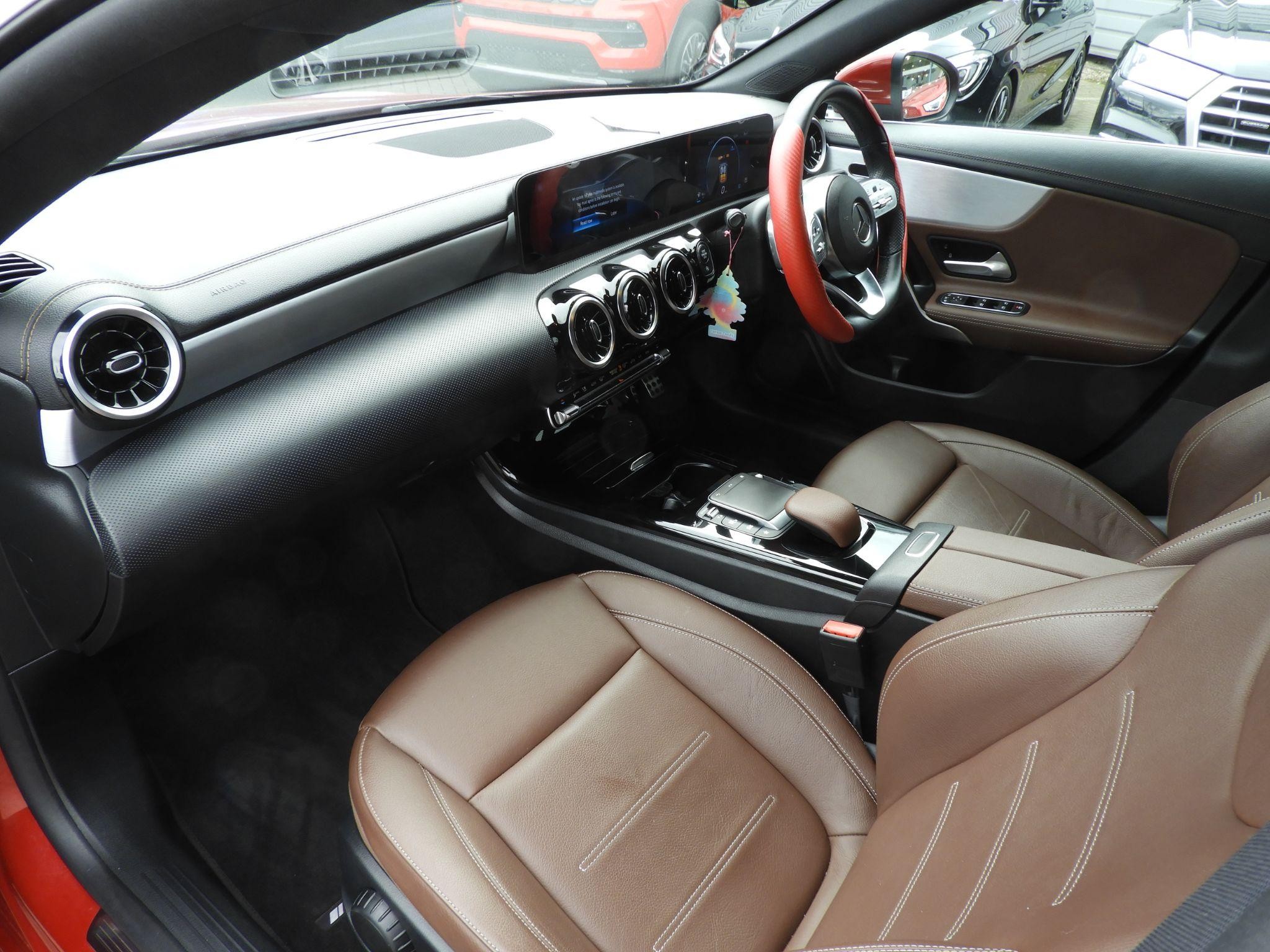 Mercedes-Benz CLA Image 22