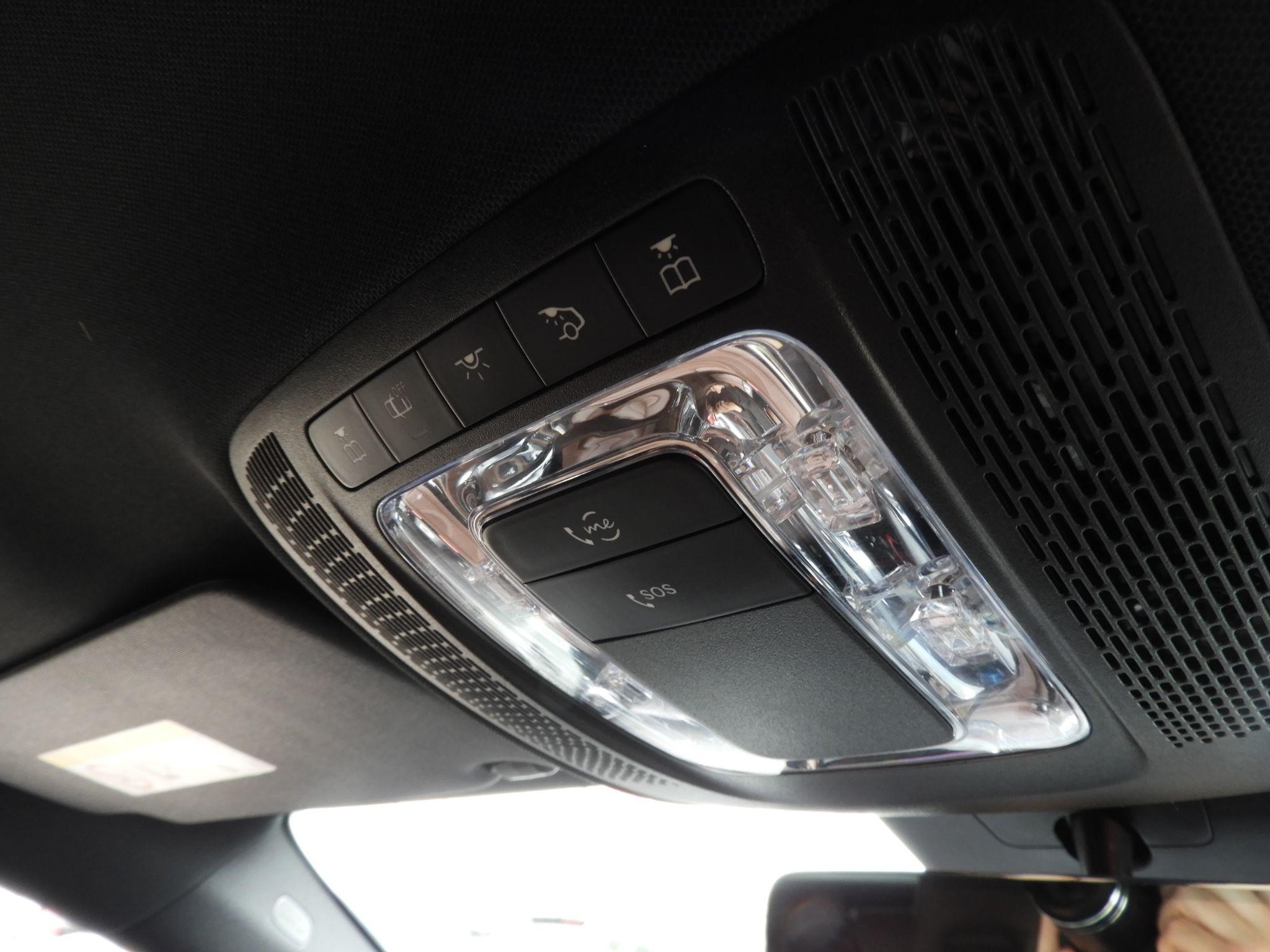 Mercedes-Benz CLA Image 28