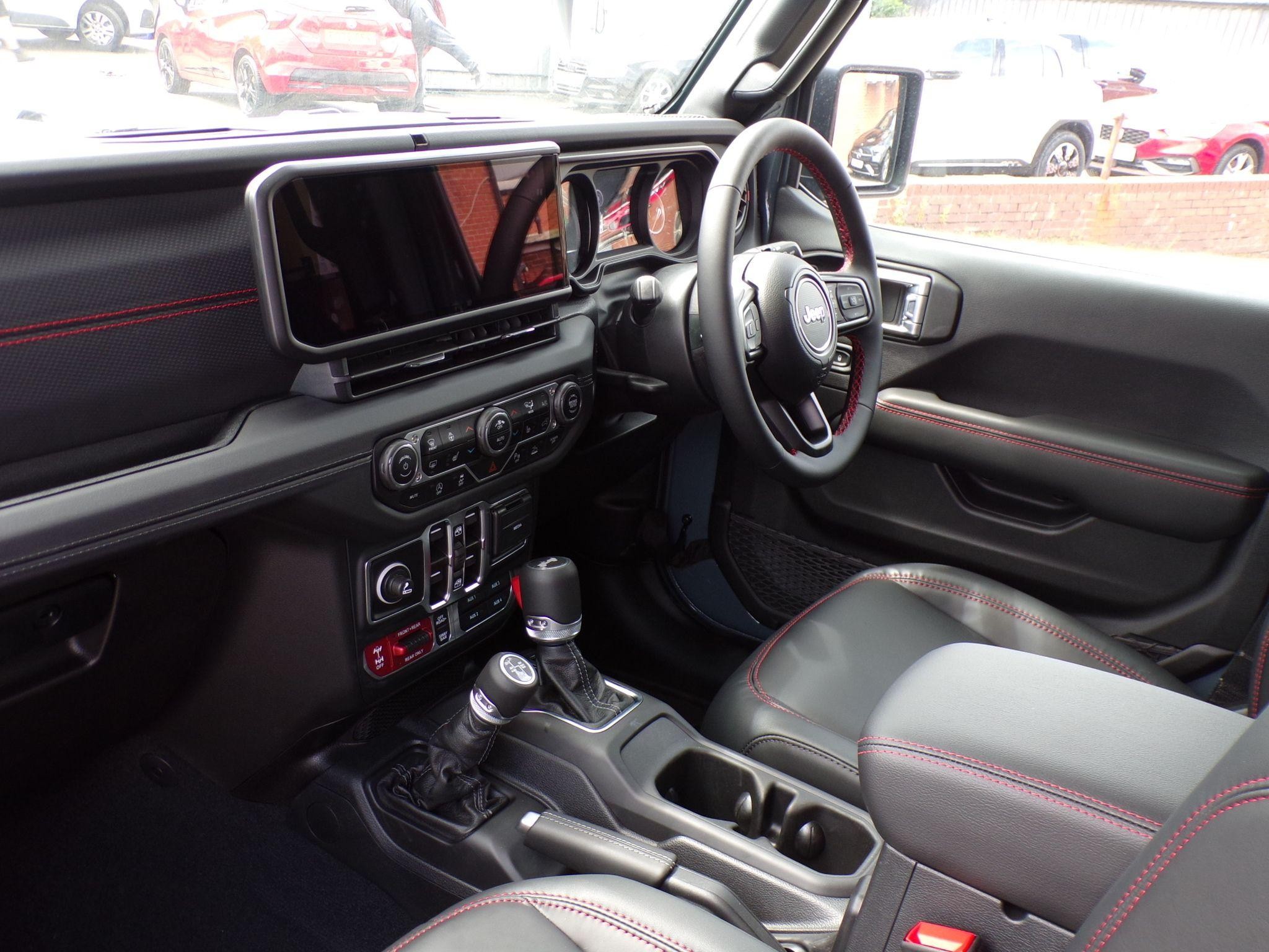 Jeep Wrangler Image 10