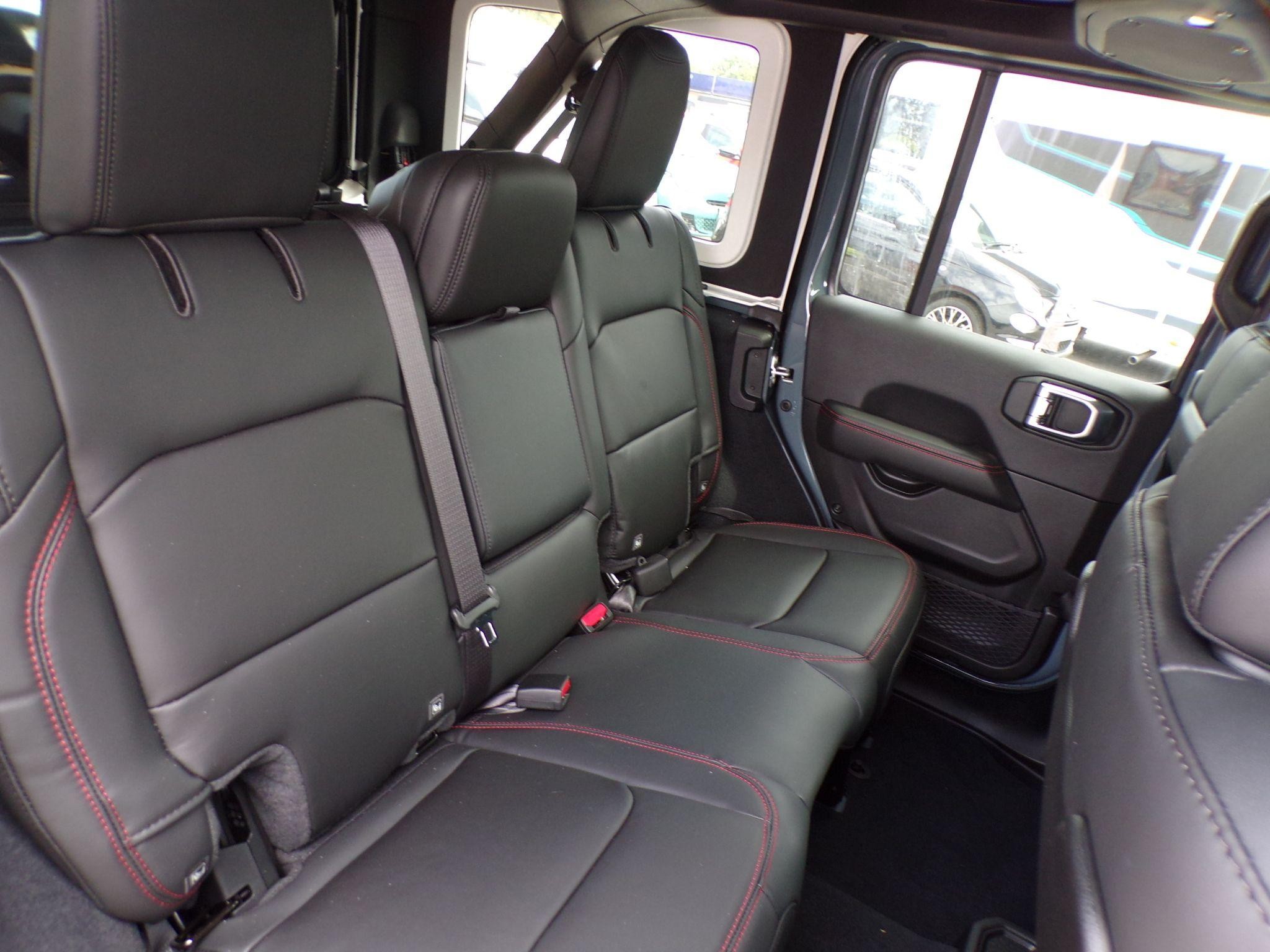 Jeep Wrangler Image 14