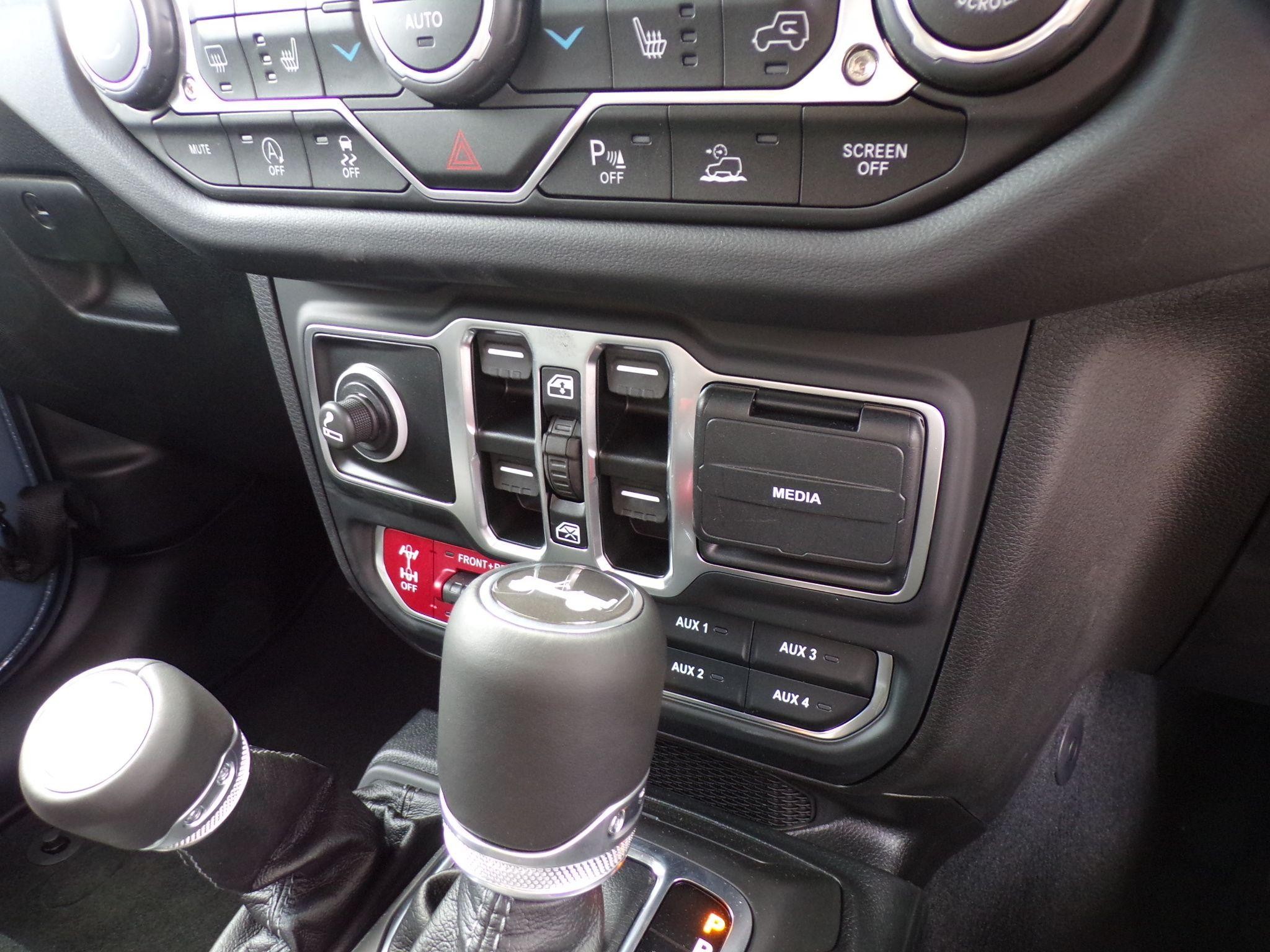 Jeep Wrangler Image 25