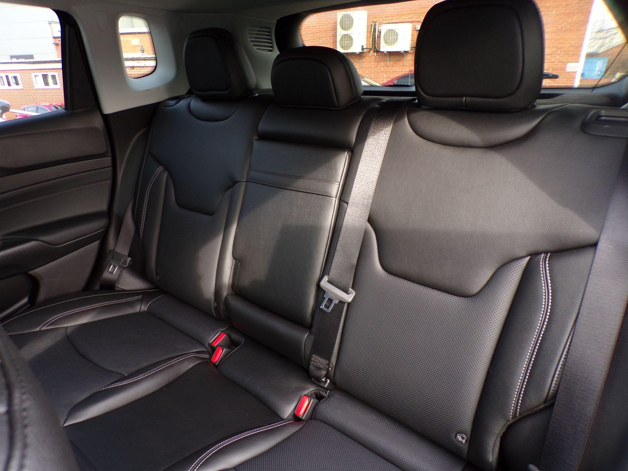 Jeep Compass Image 16