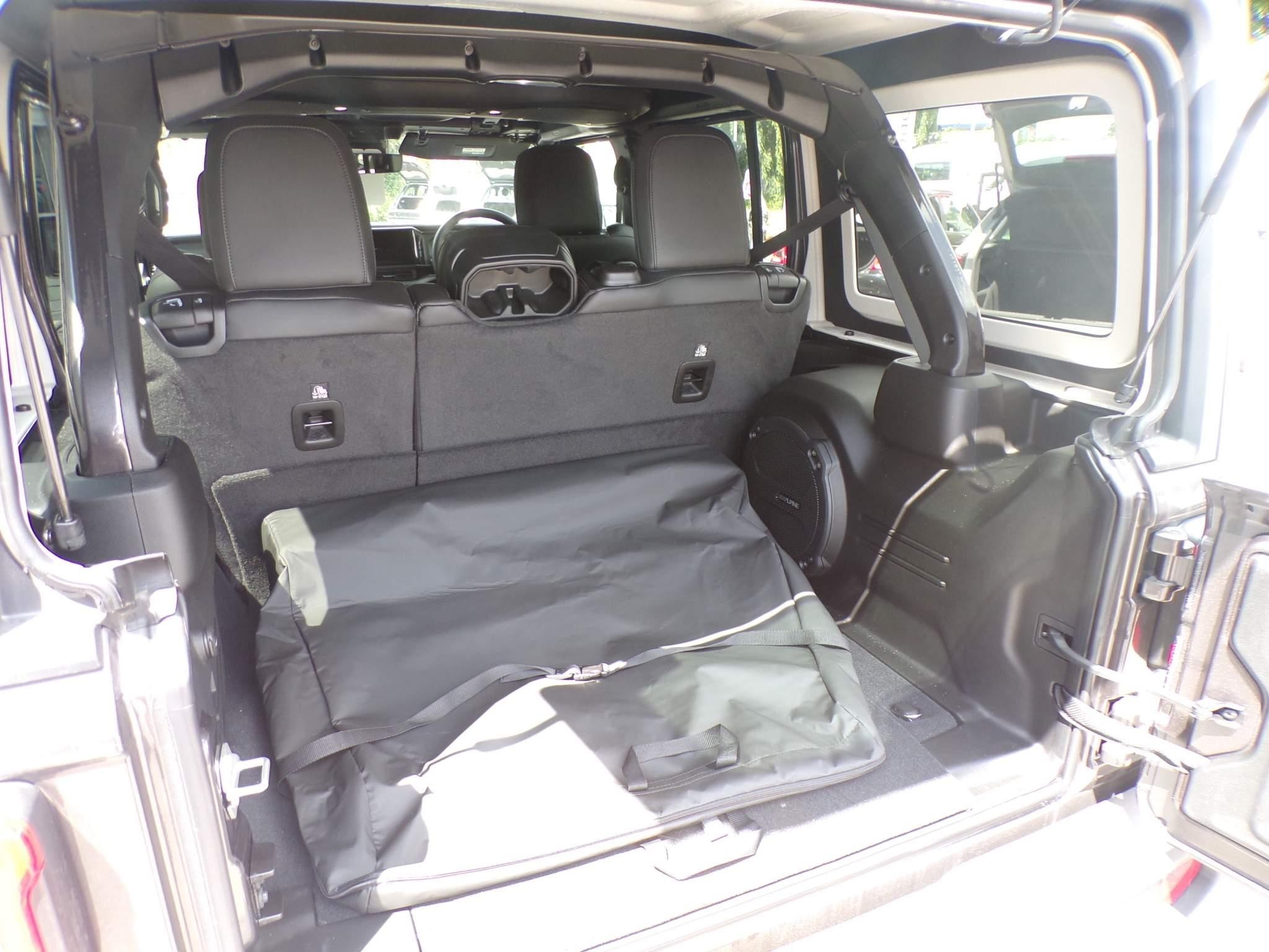 Jeep Wrangler Image 10