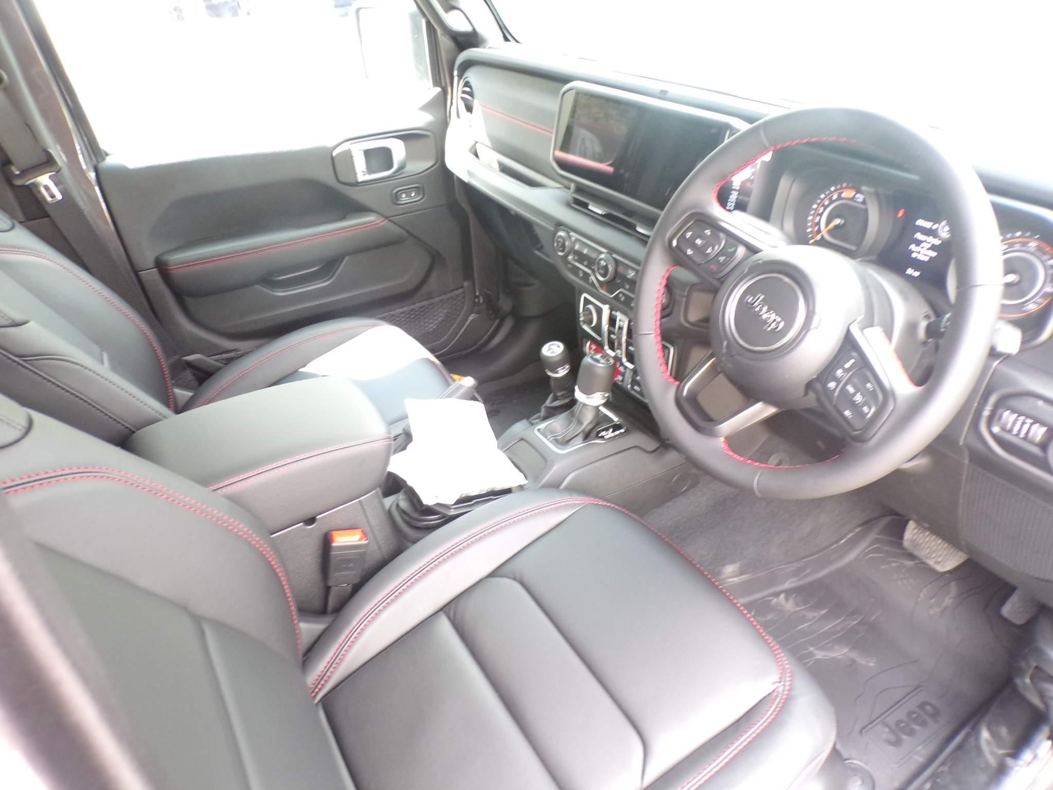 Jeep Wrangler Image 11