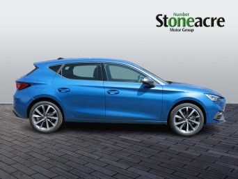 SEAT Leon 1.5 eHybrid 25.8kWh FR Sport DSG Euro 6 (s/s) 5dr DE74WGD Image 2