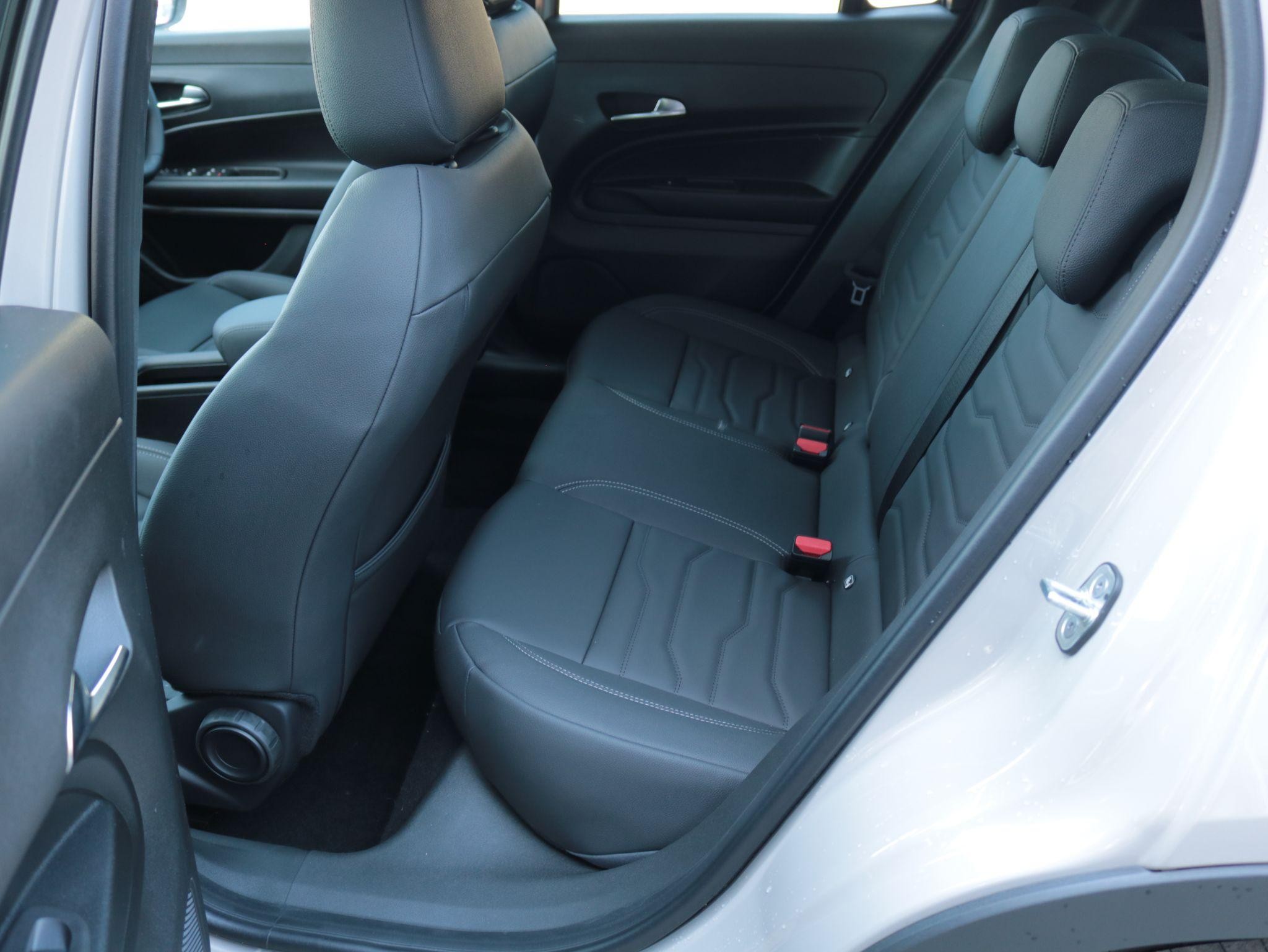 Jeep Avenger Image 22
