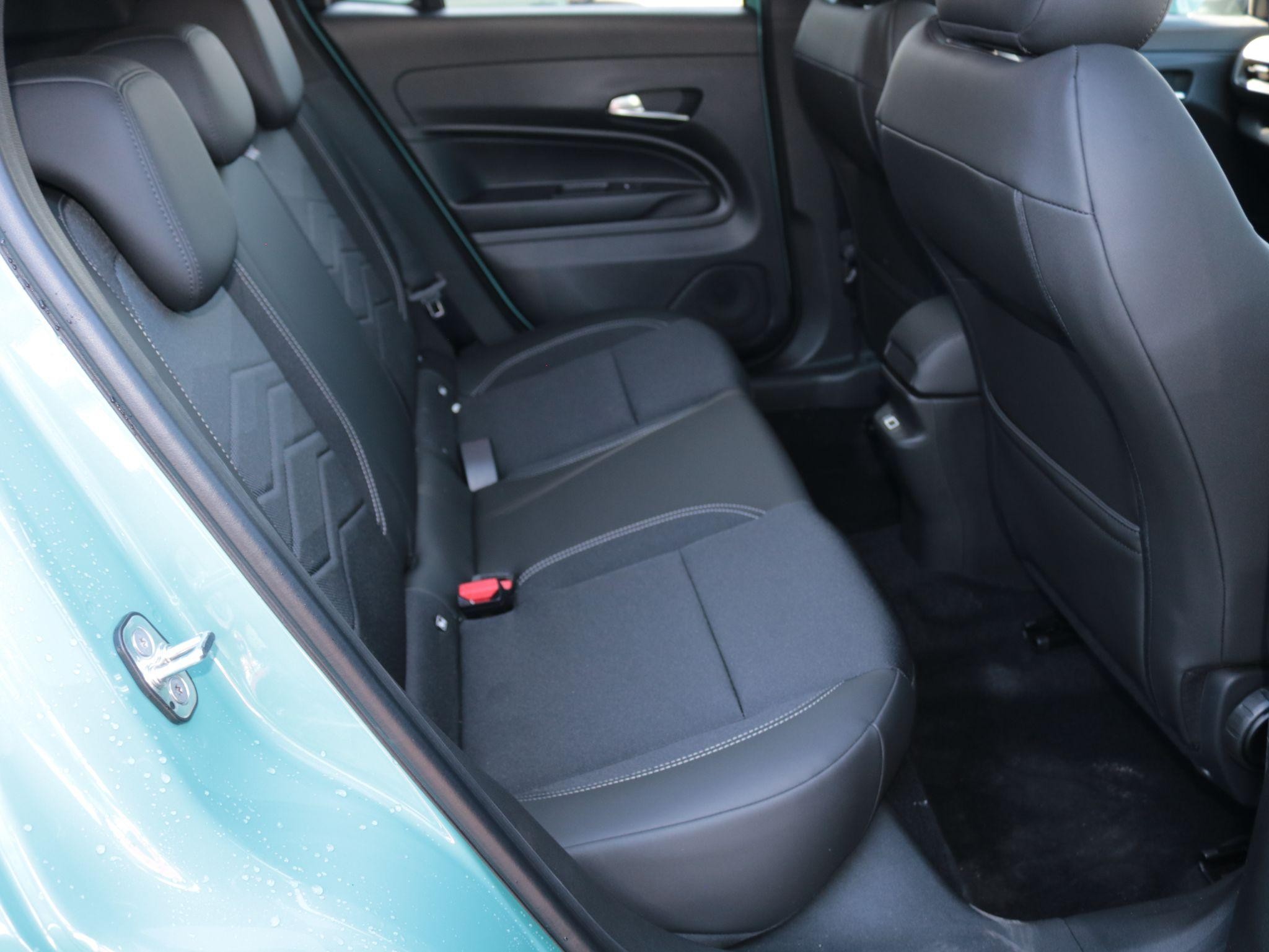 Jeep Avenger Image 21