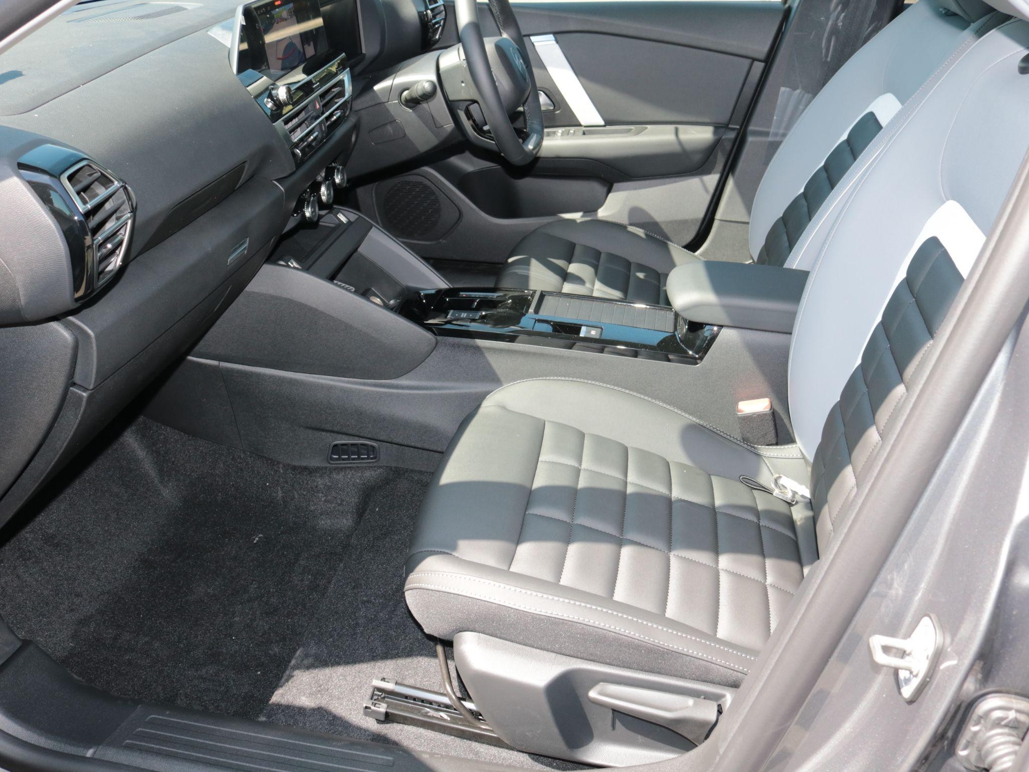 Citroen e-C4 Image 13