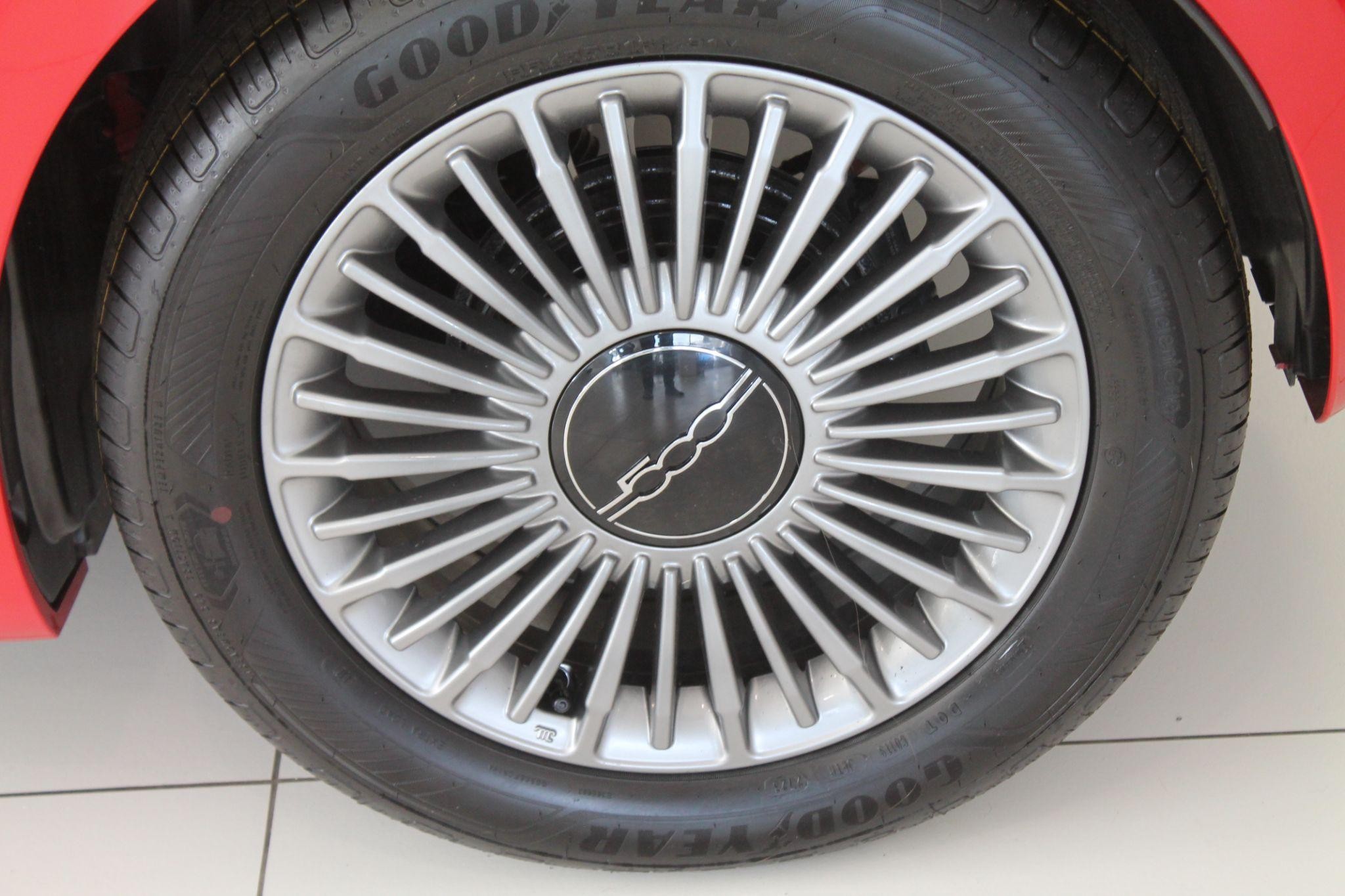 Fiat 500e Image 6