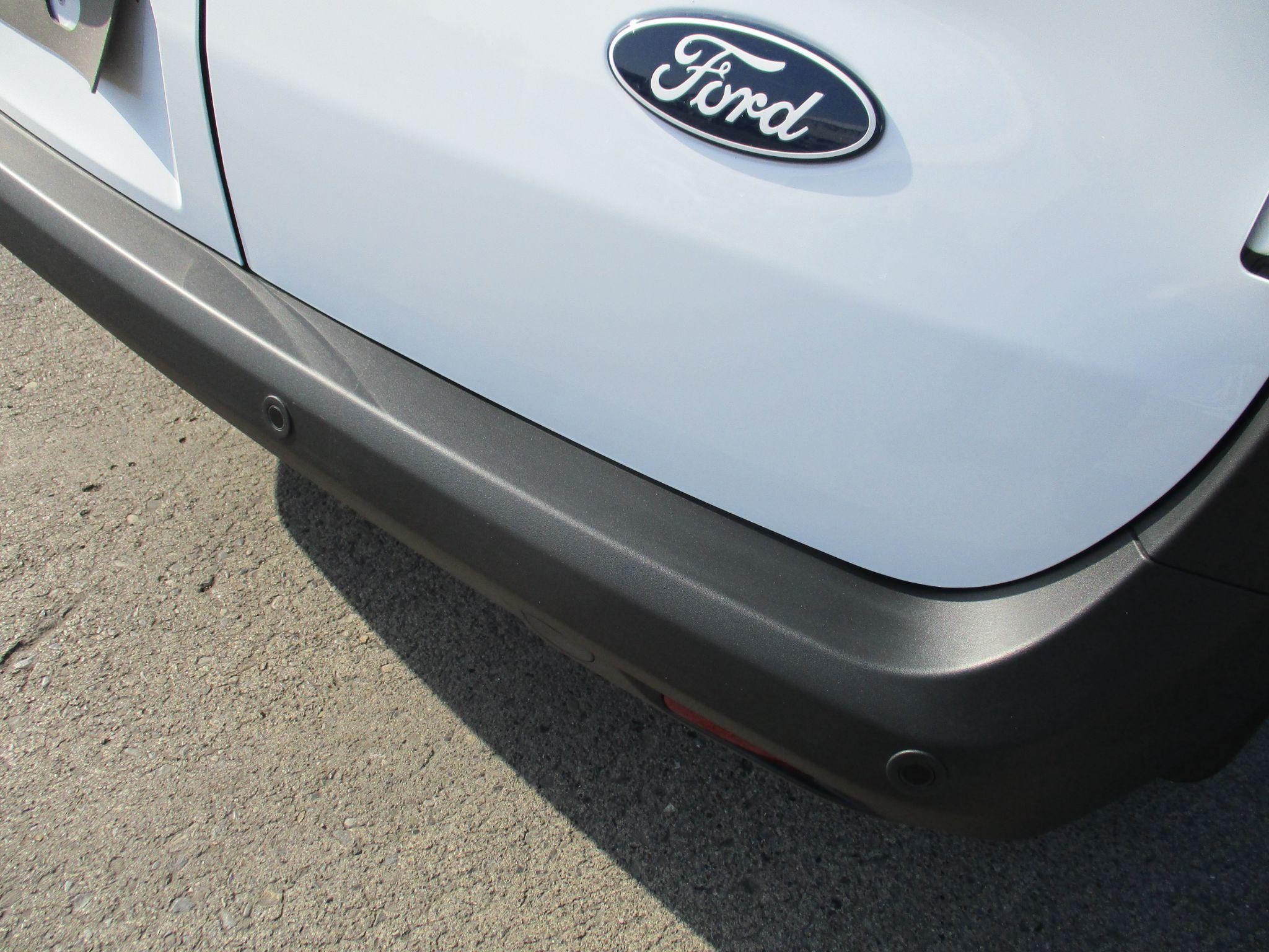 Ford E-Transit Courier Image 13