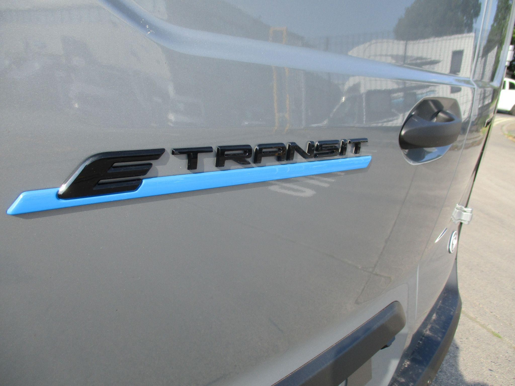 Ford E-Transit Courier Image 13