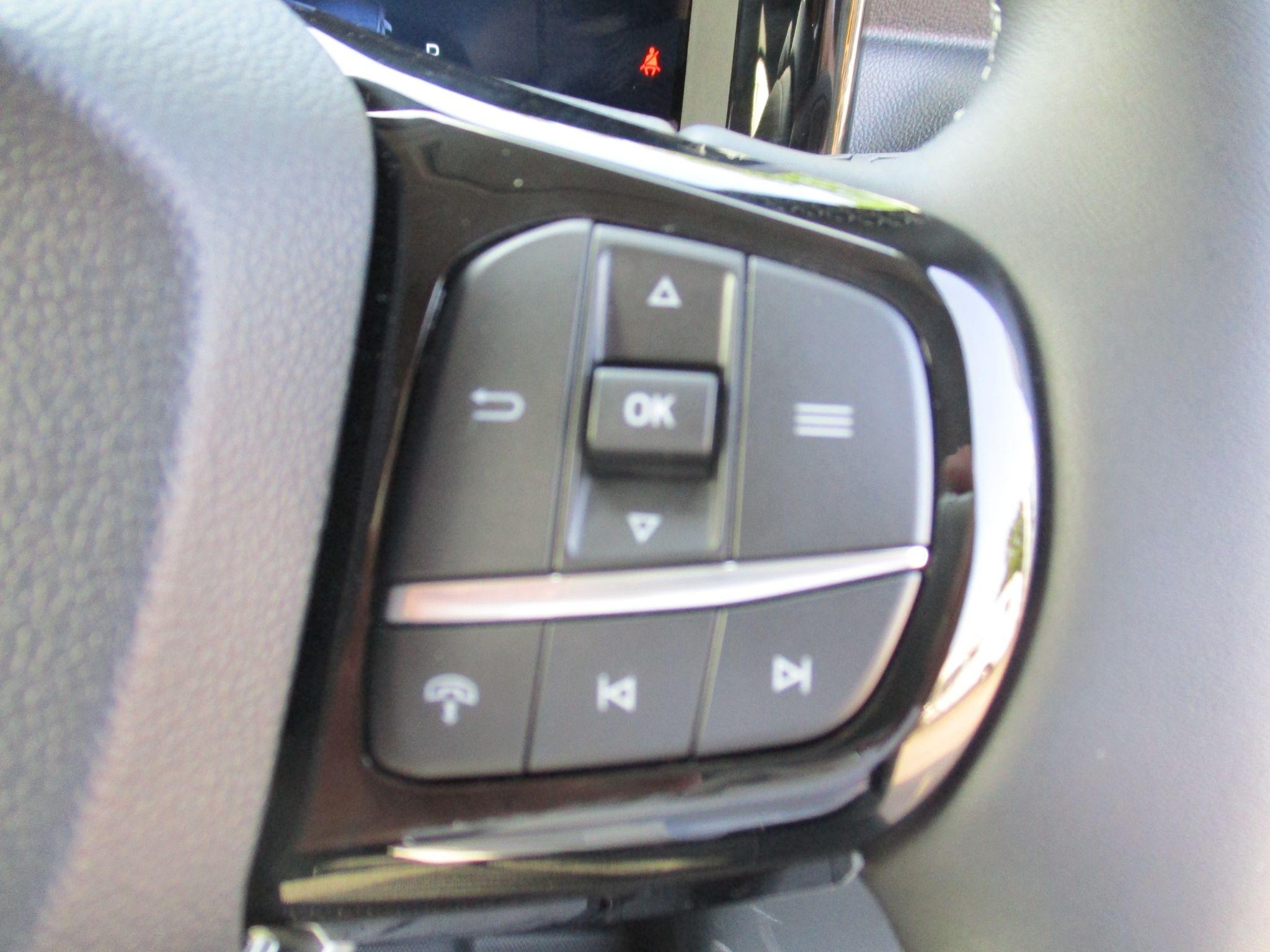 Ford E-Transit Courier Image 27