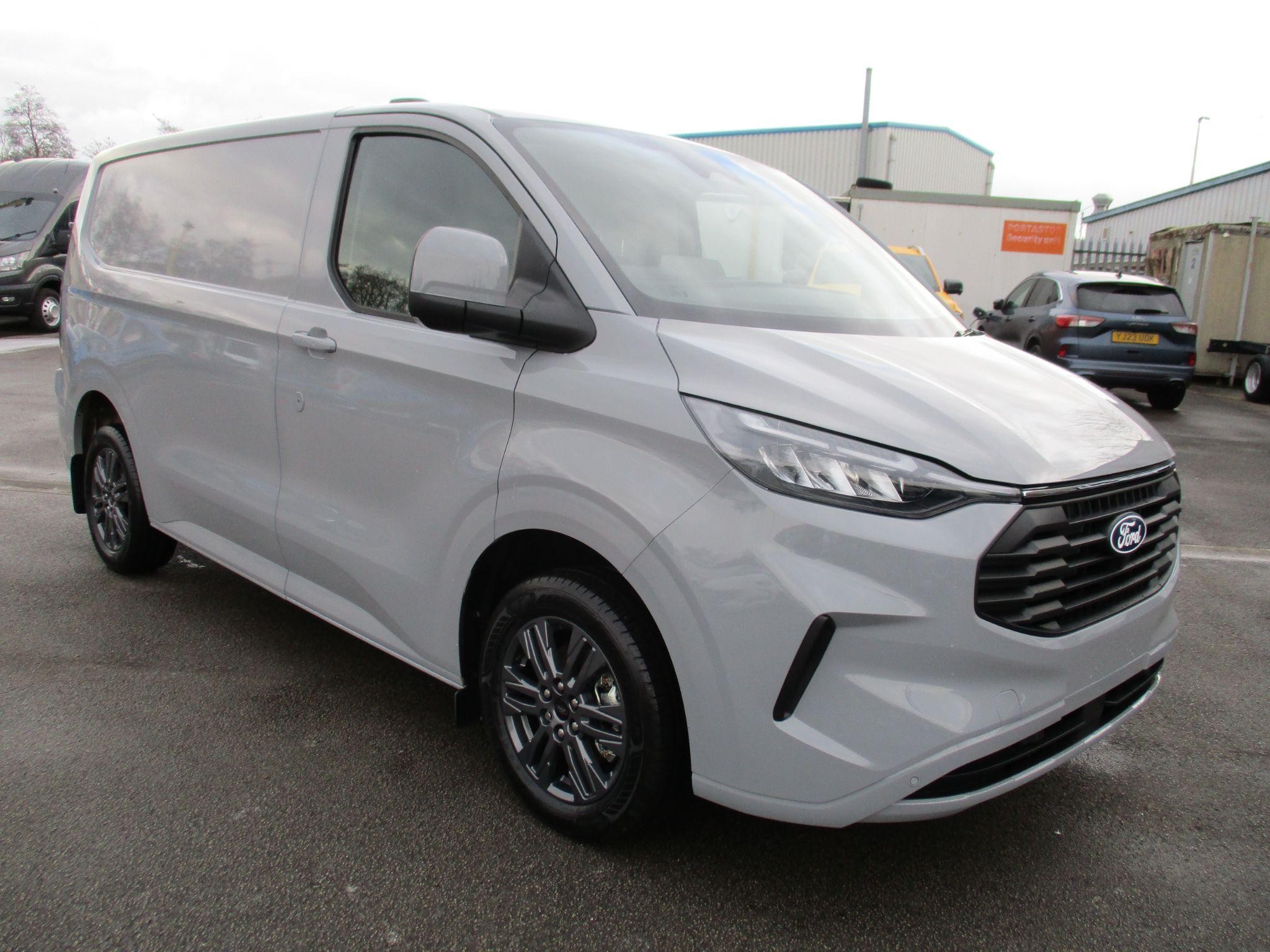 Ford Transit Custom Image 1