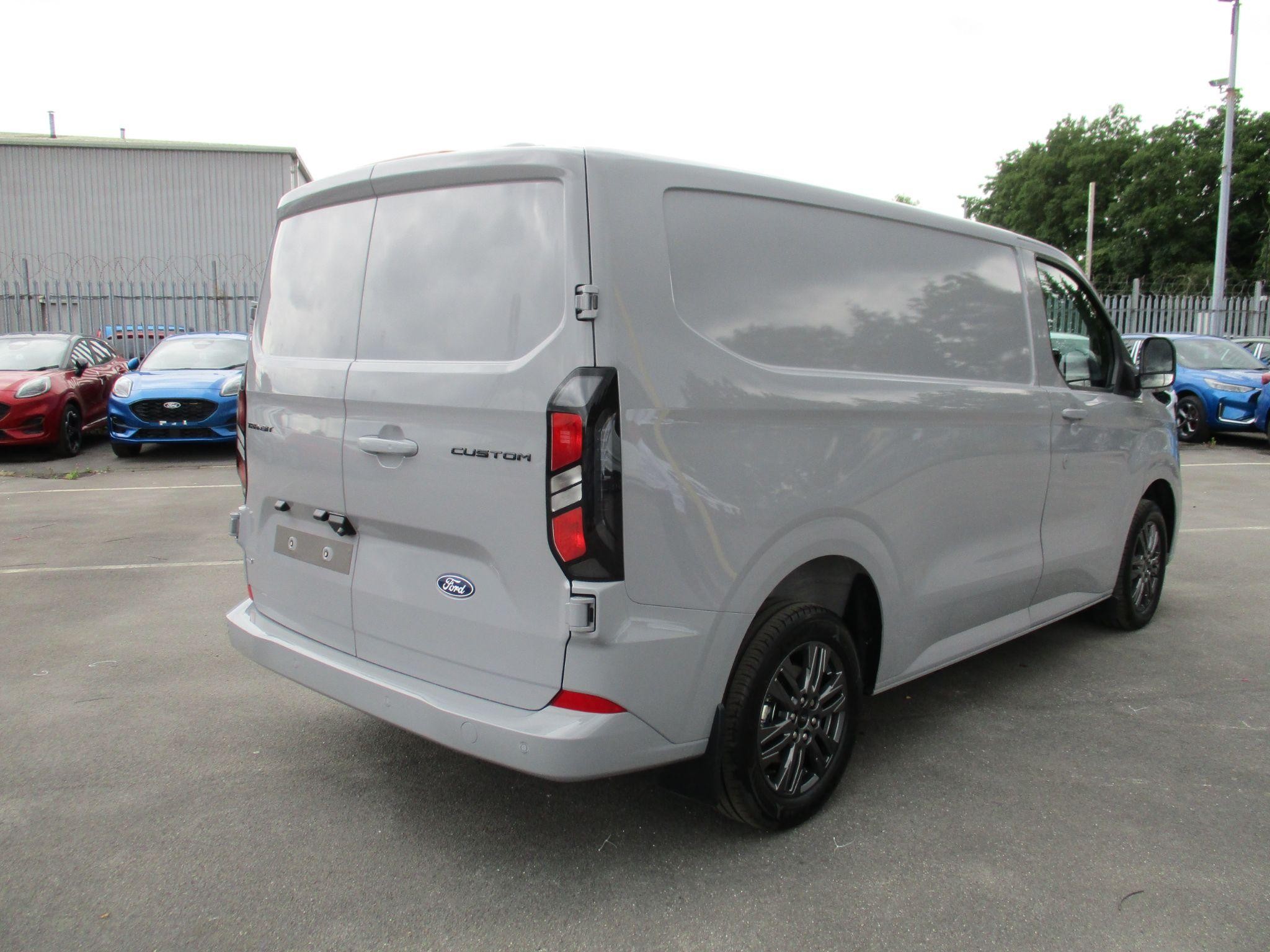 Ford Transit Custom Image 3
