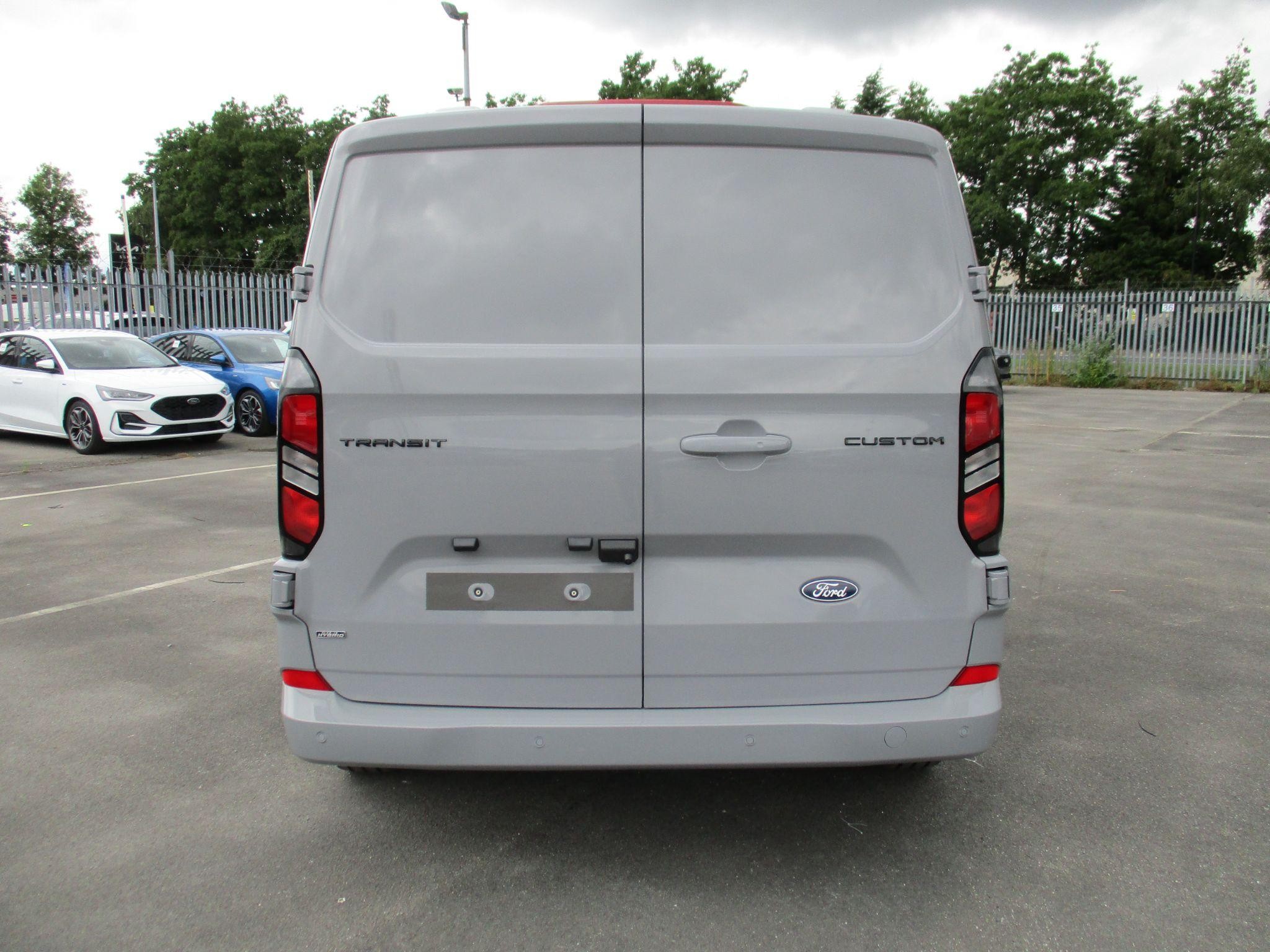Ford Transit Custom Image 4