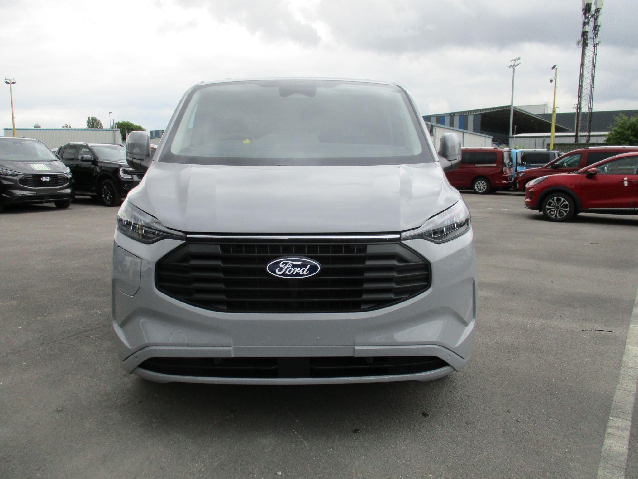 Ford Transit Custom Image 8