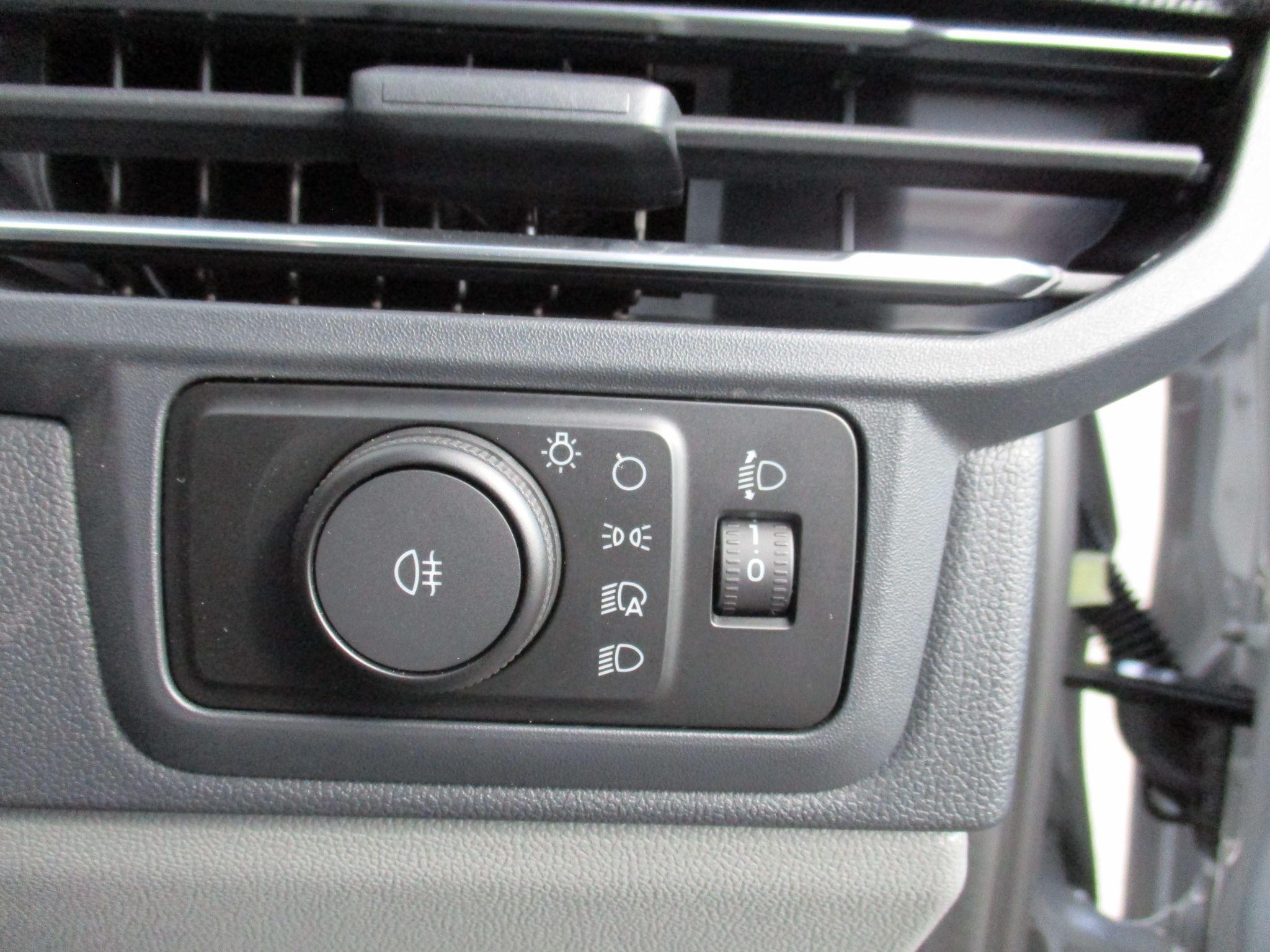 Ford Transit Custom Image 14