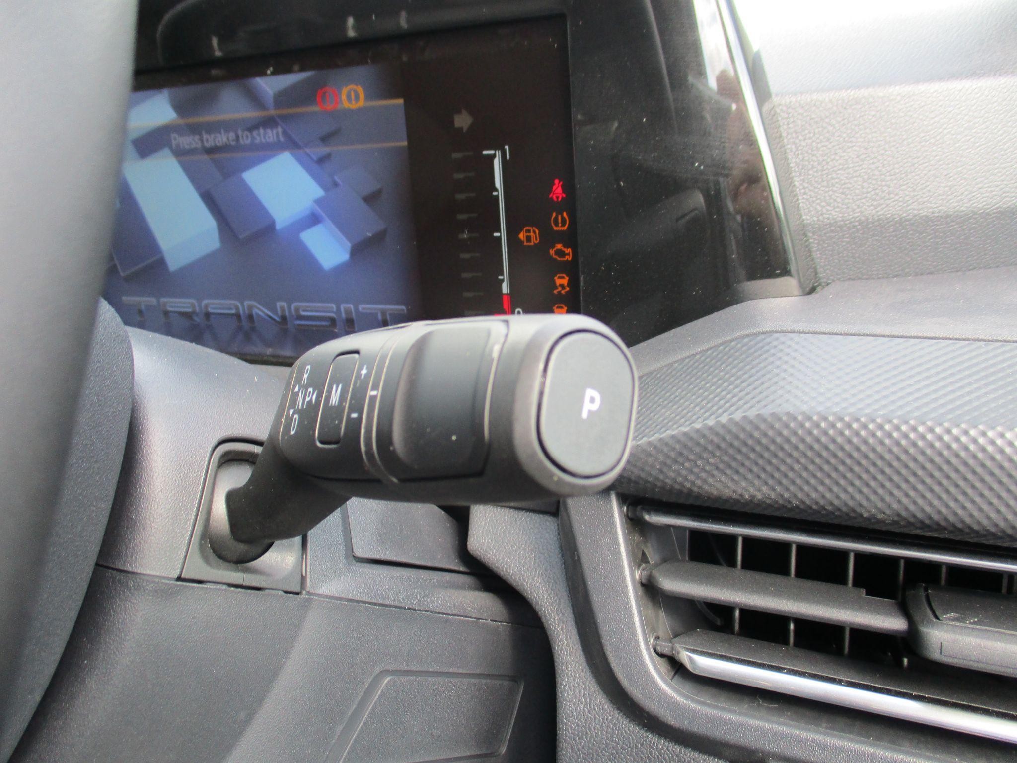 Ford Transit Custom Image 15