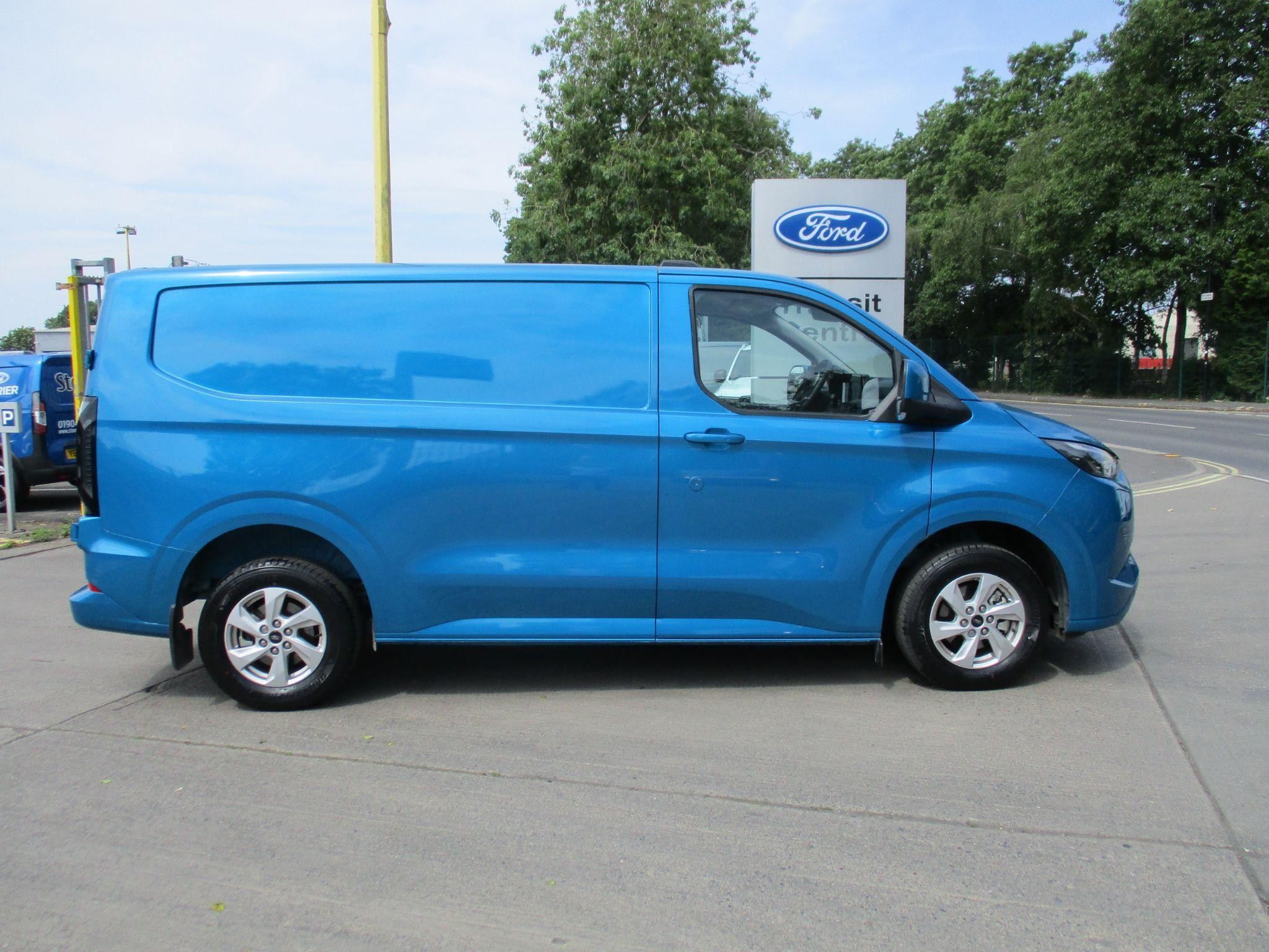 Ford Transit Custom Image 2