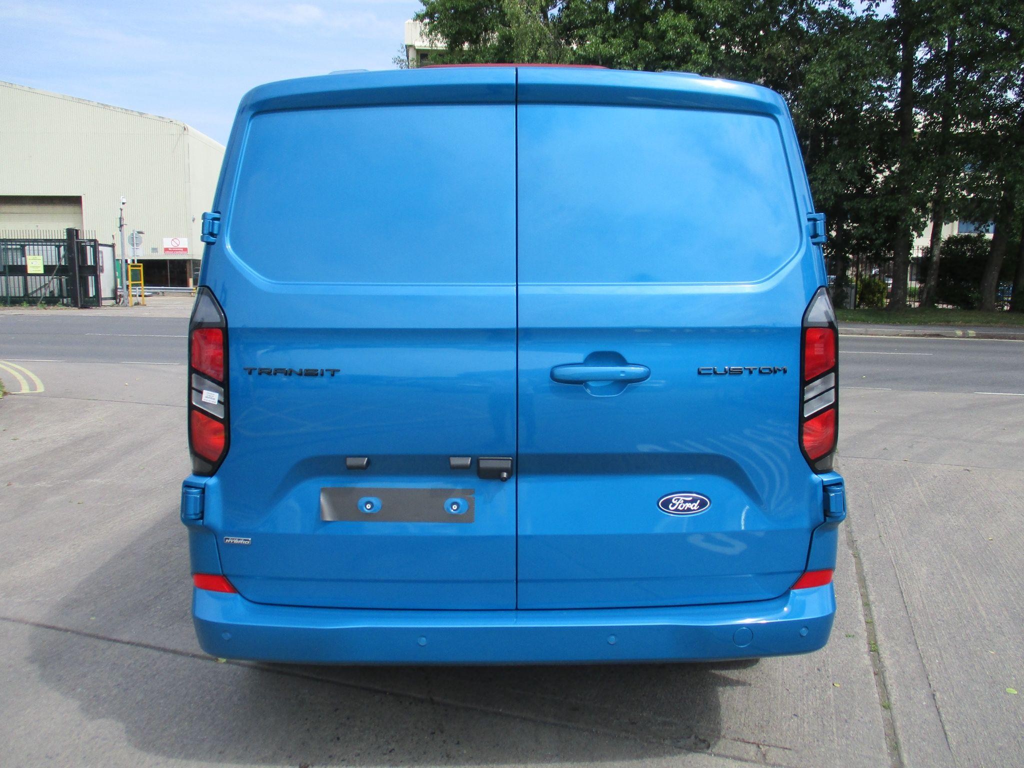 Ford Transit Custom Image 4