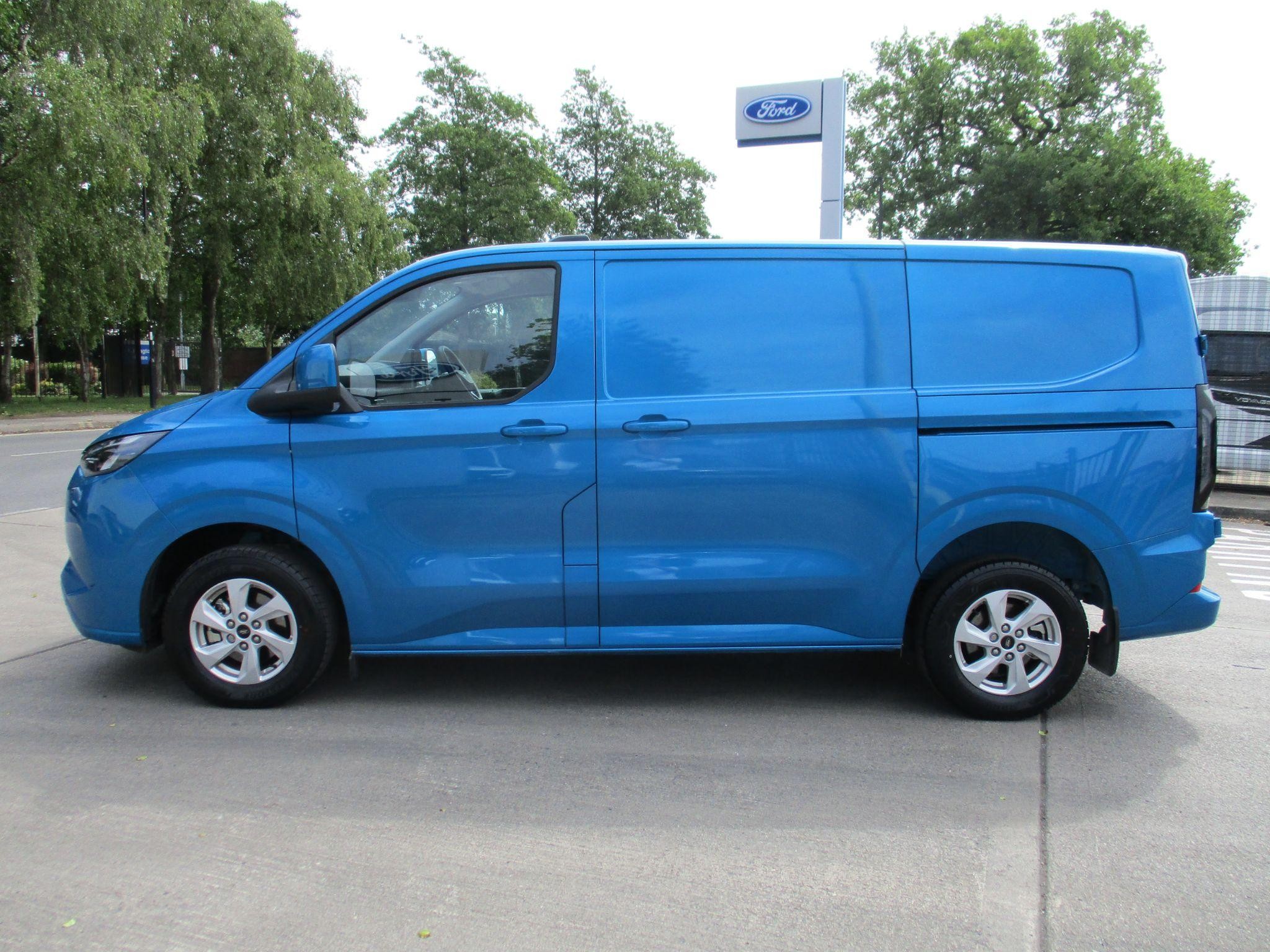 Ford Transit Custom Image 6