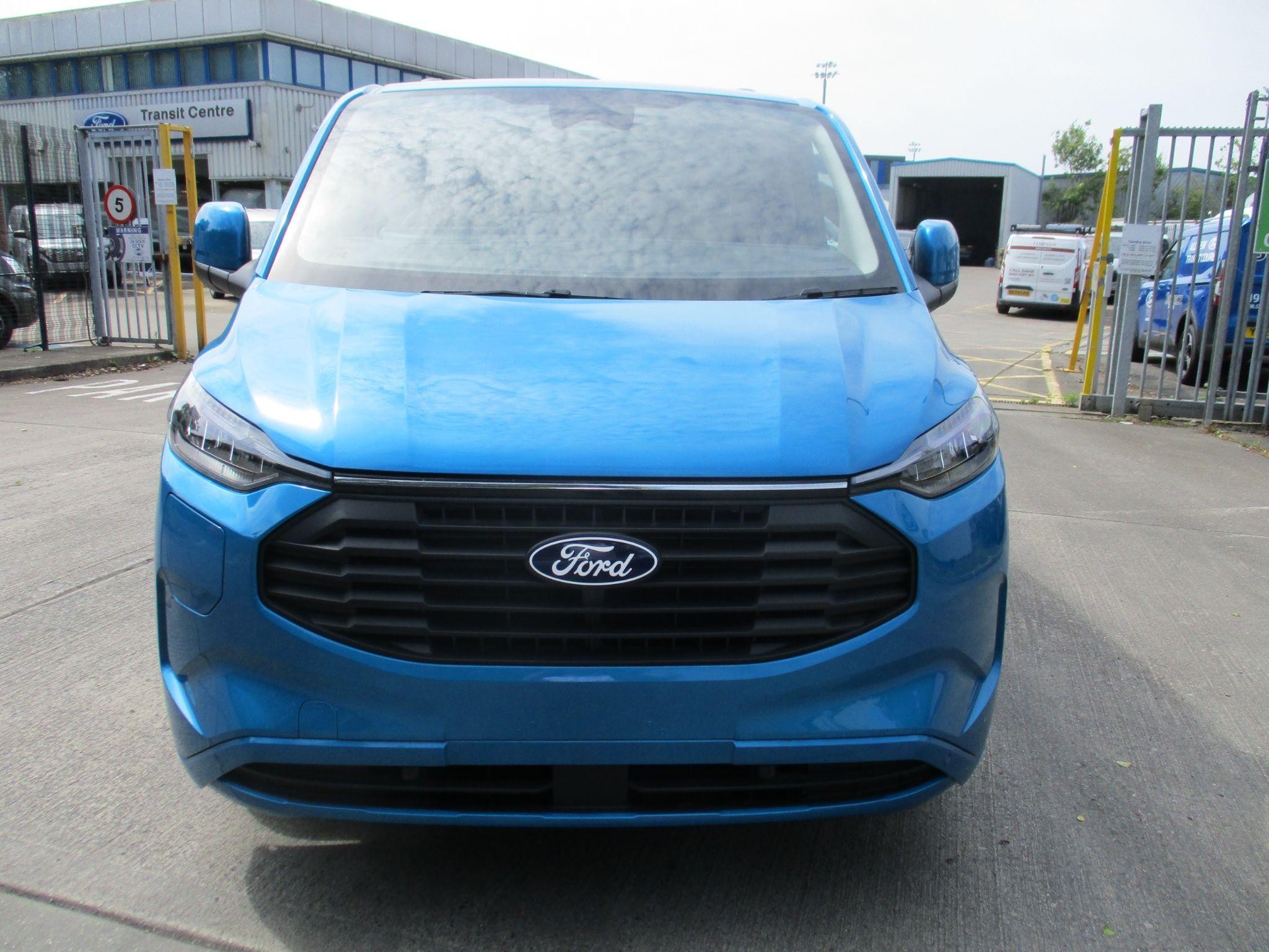 Ford Transit Custom Image 8