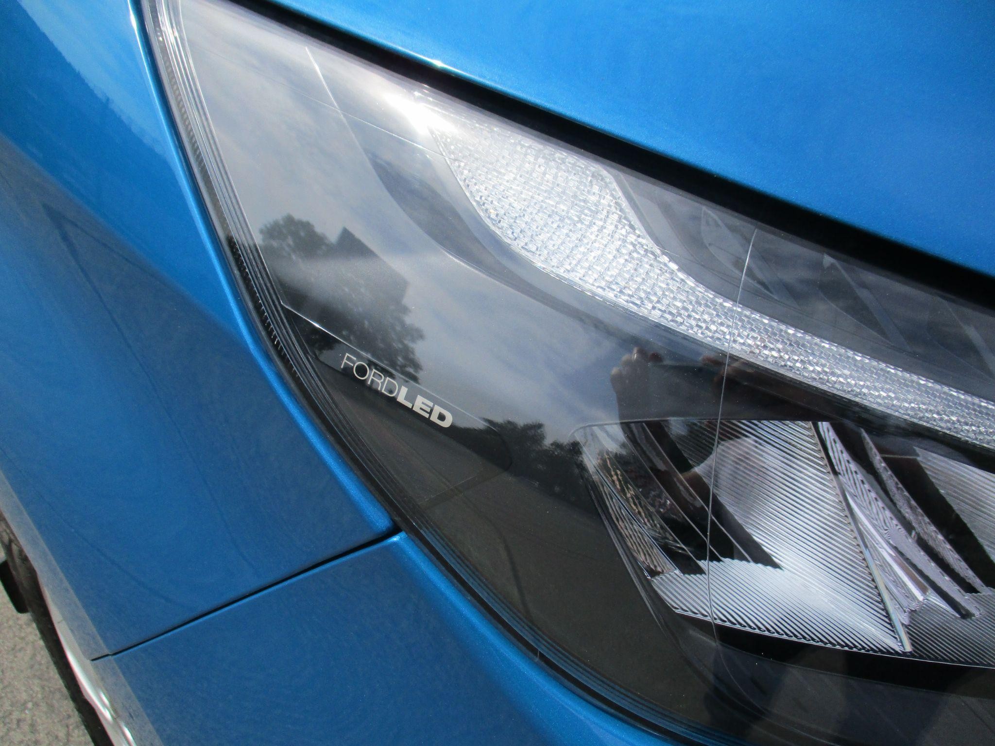 Ford Transit Custom Image 11