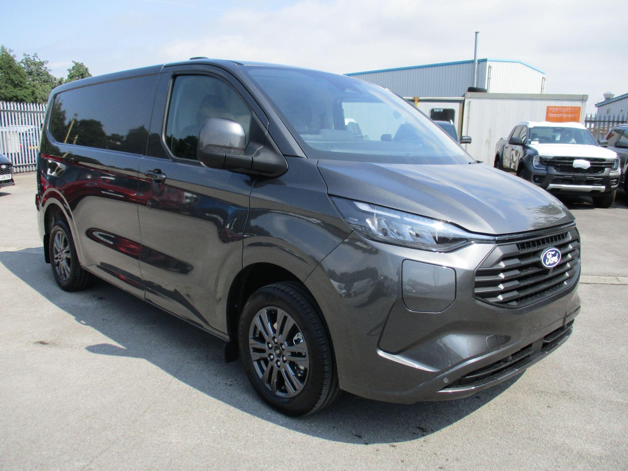 Ford Transit Custom Image 1