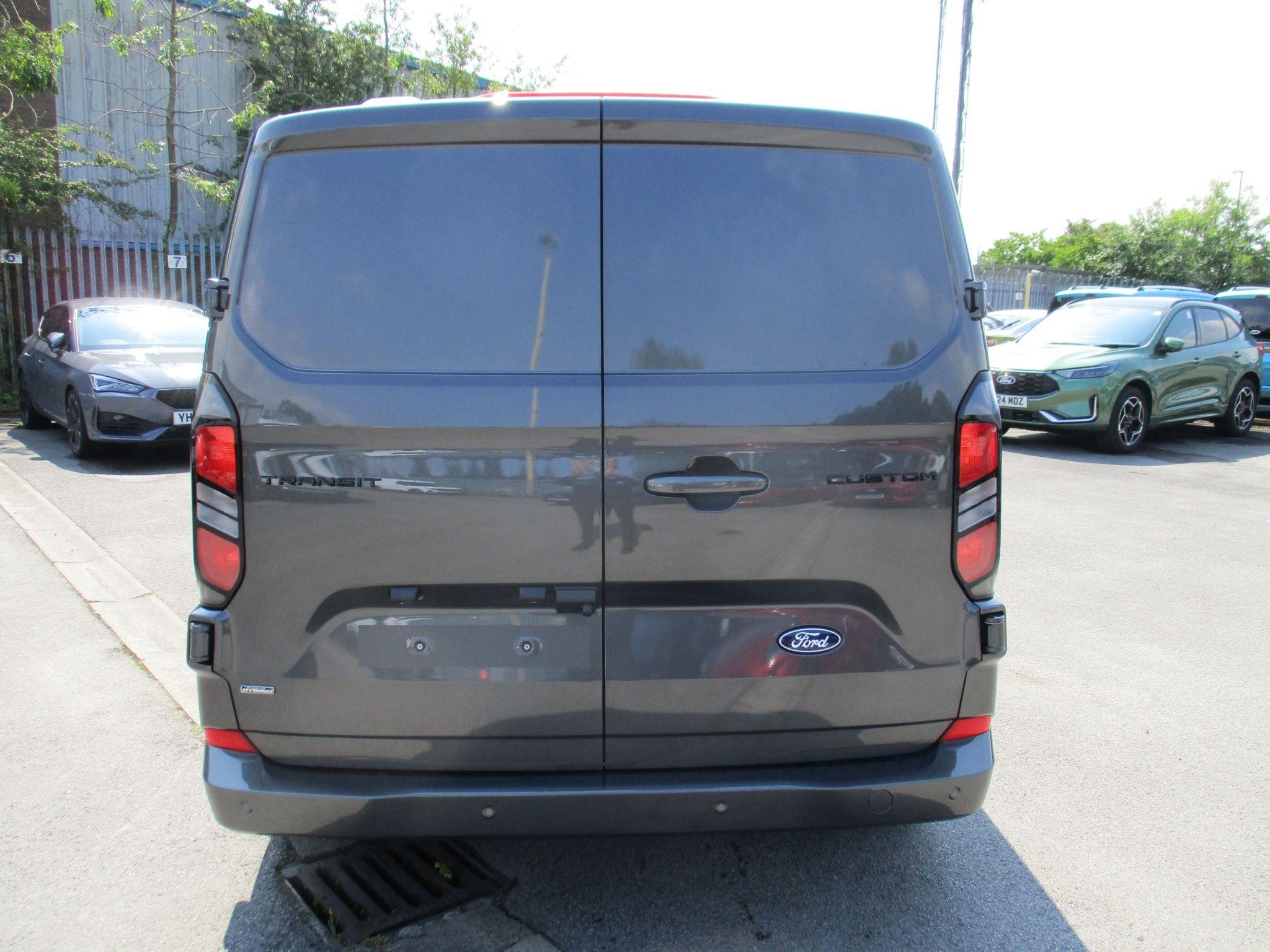 Ford Transit Custom Image 4