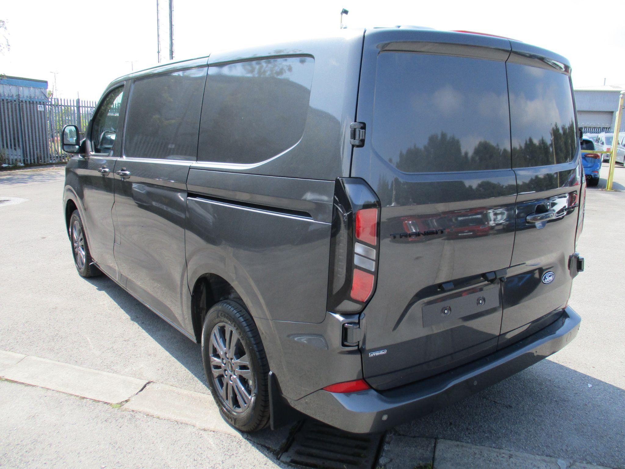 Ford Transit Custom Image 5
