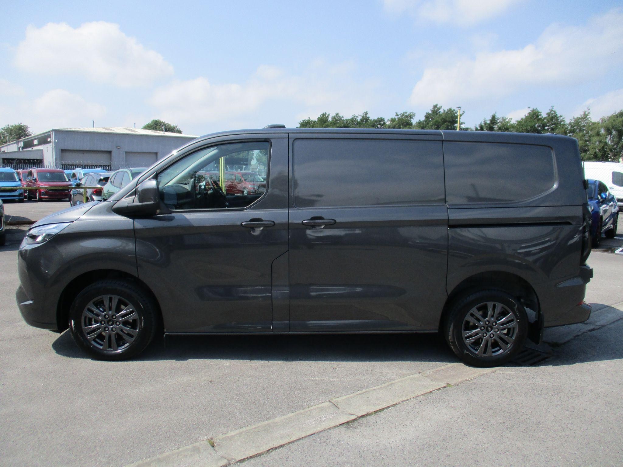 Ford Transit Custom Image 6
