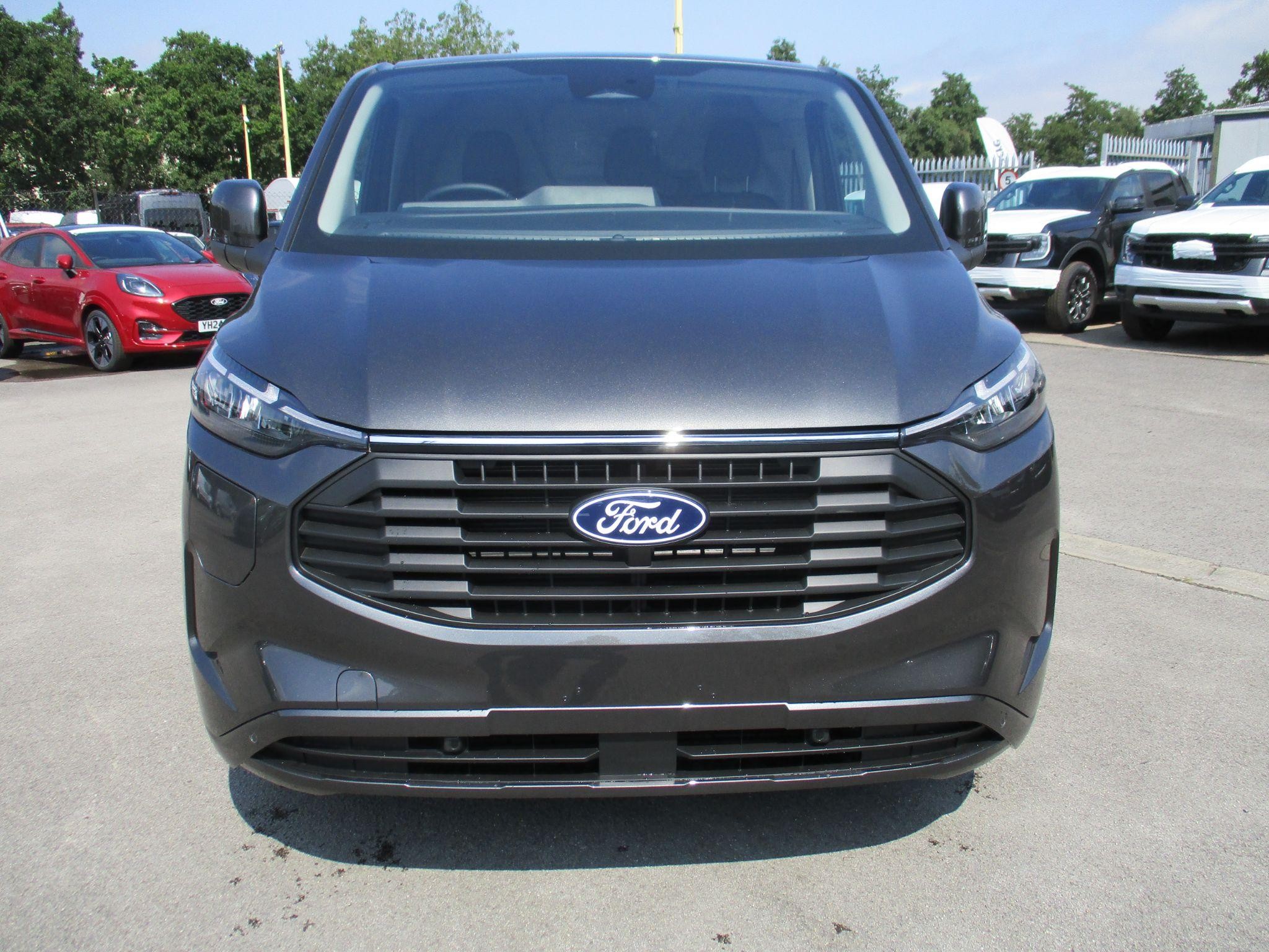 Ford Transit Custom Image 8
