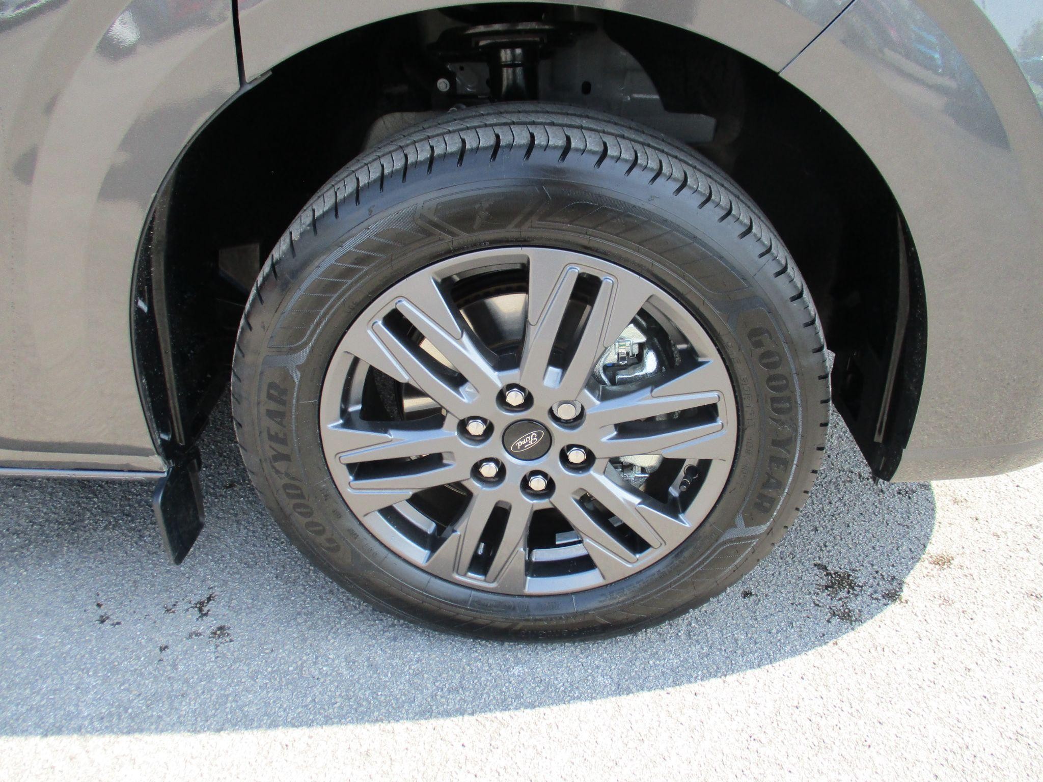 Ford Transit Custom Image 12