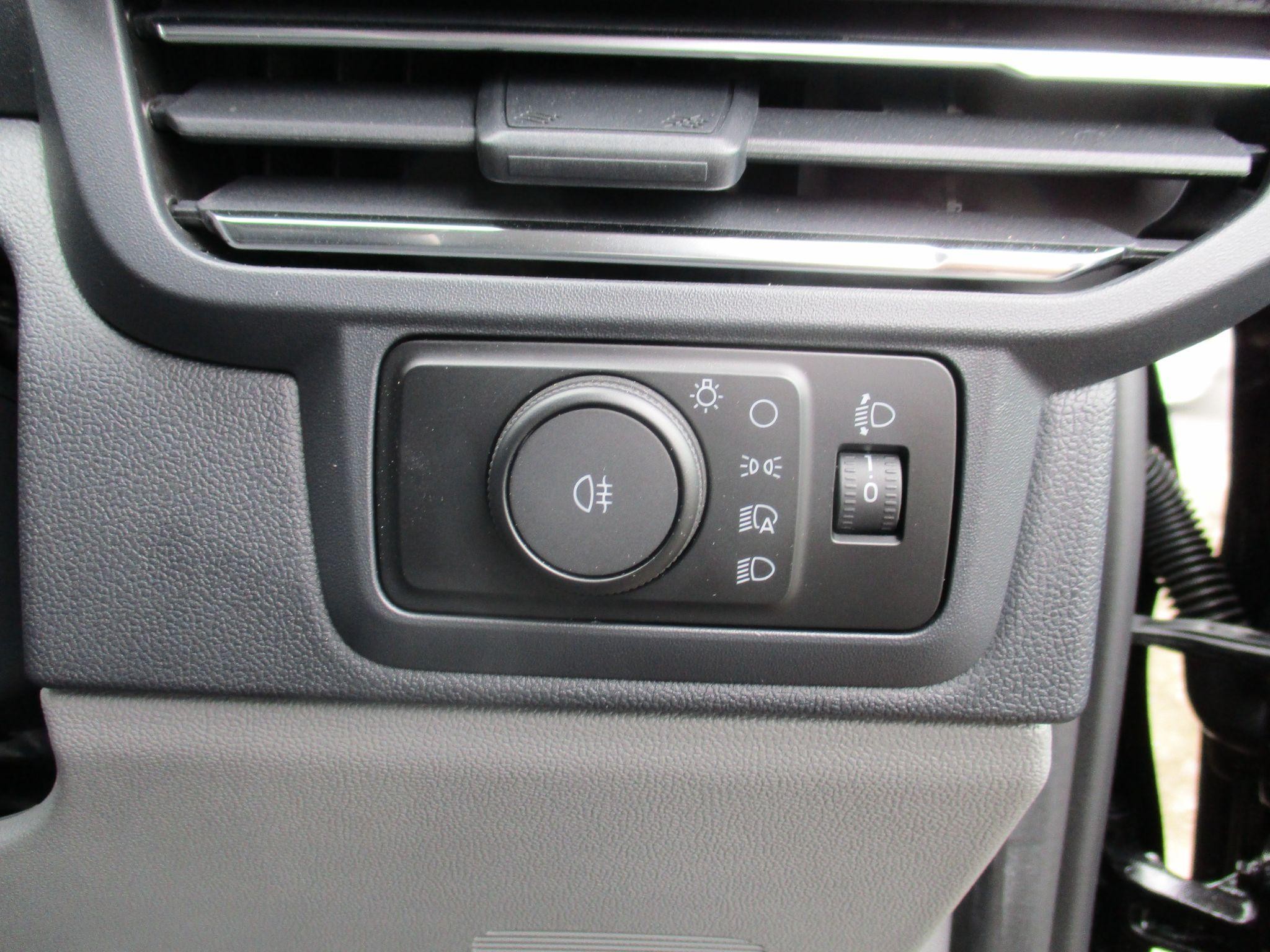 Ford Transit Custom Image 20