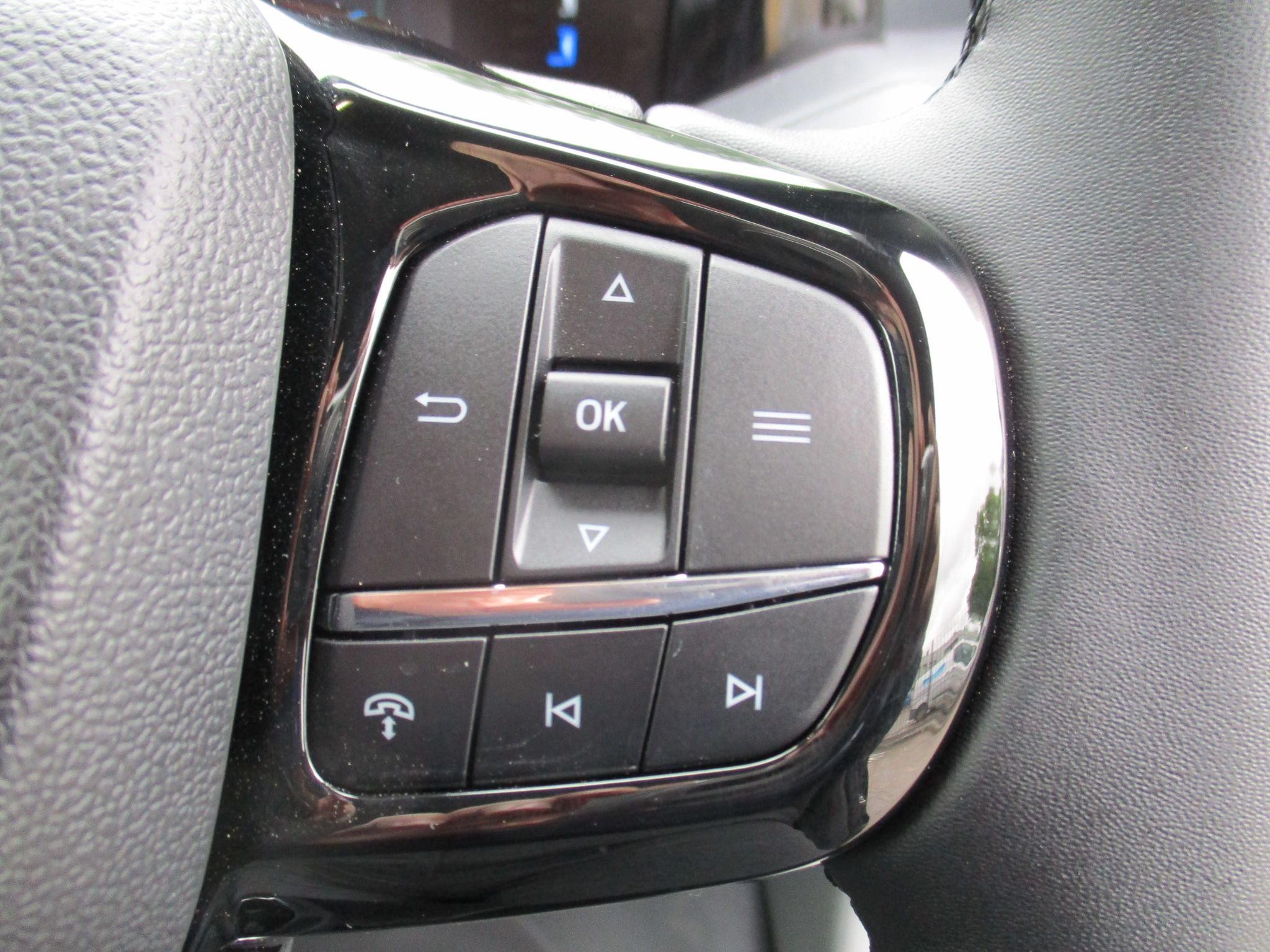 Ford Transit Custom Image 25