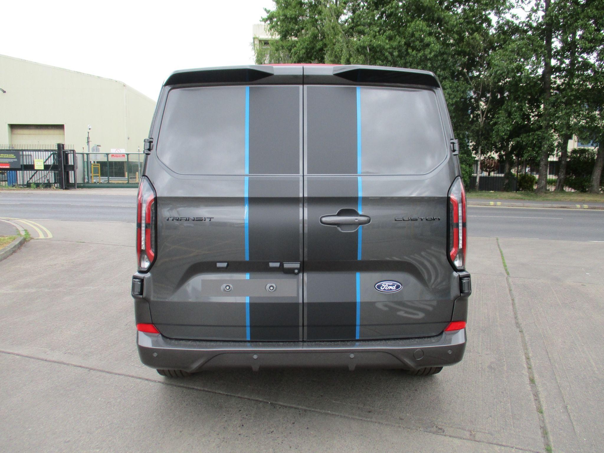 Ford Transit Custom Image 4