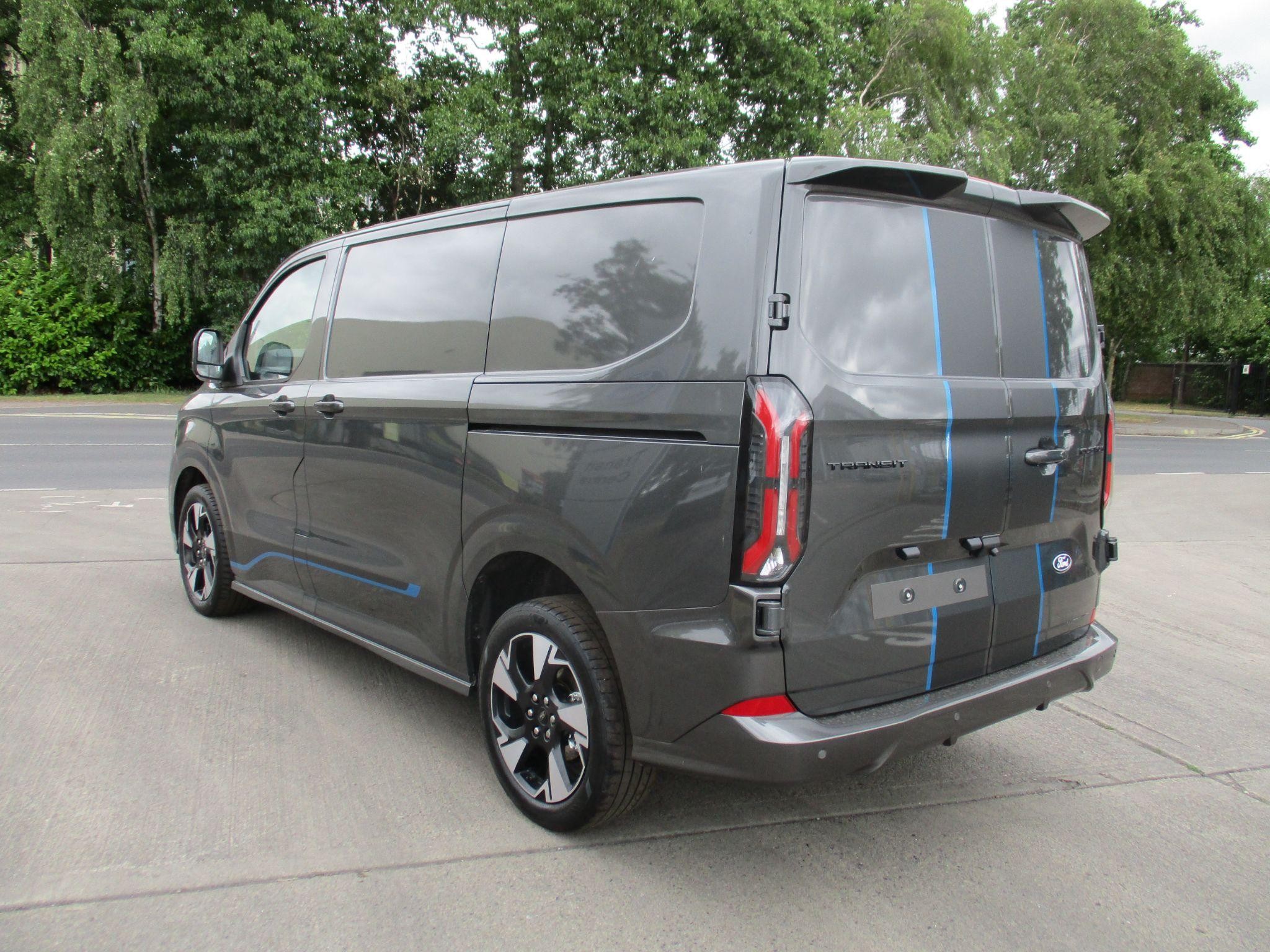 Ford Transit Custom Image 5