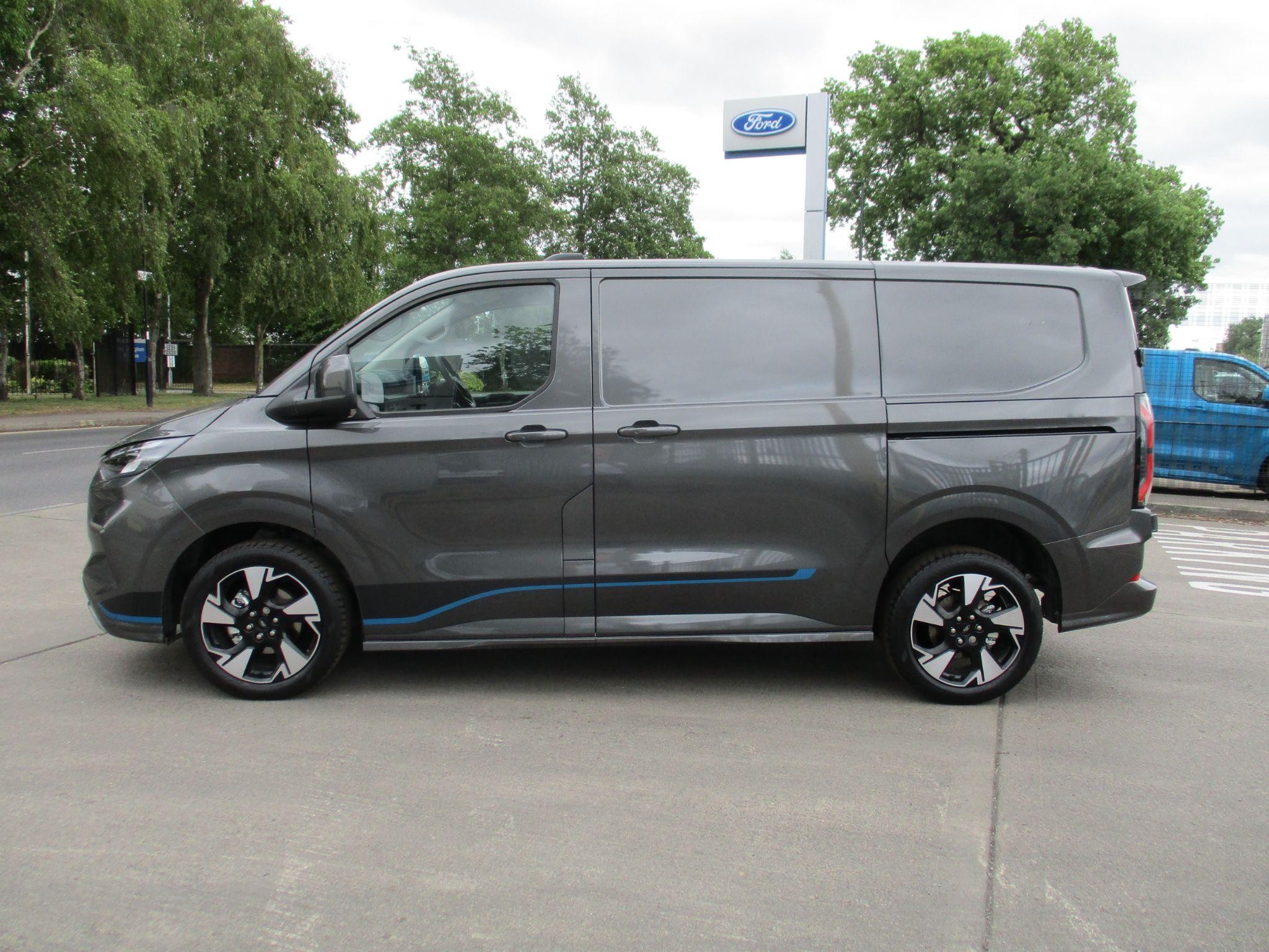 Ford Transit Custom Image 6