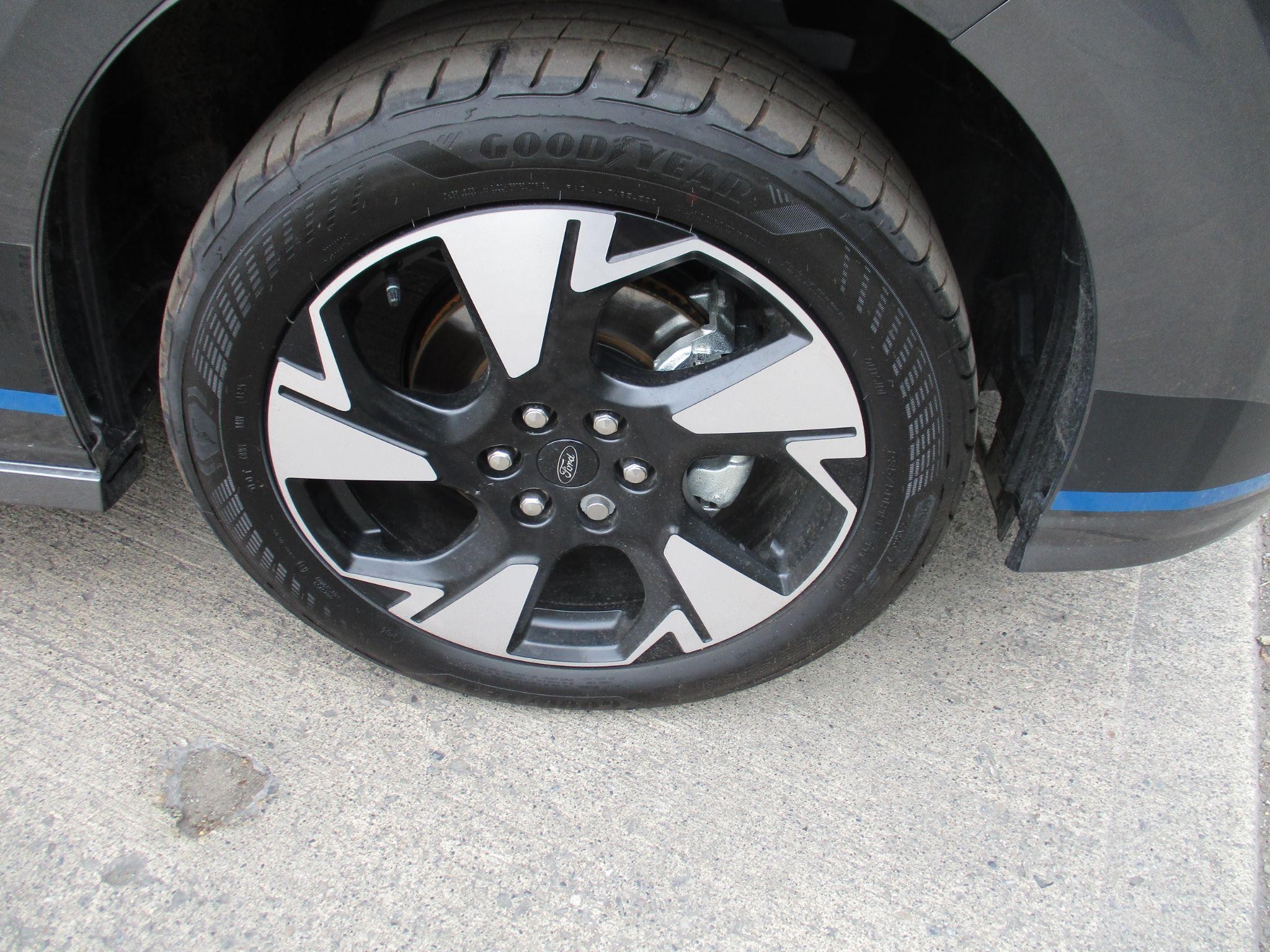 Ford Transit Custom Image 11