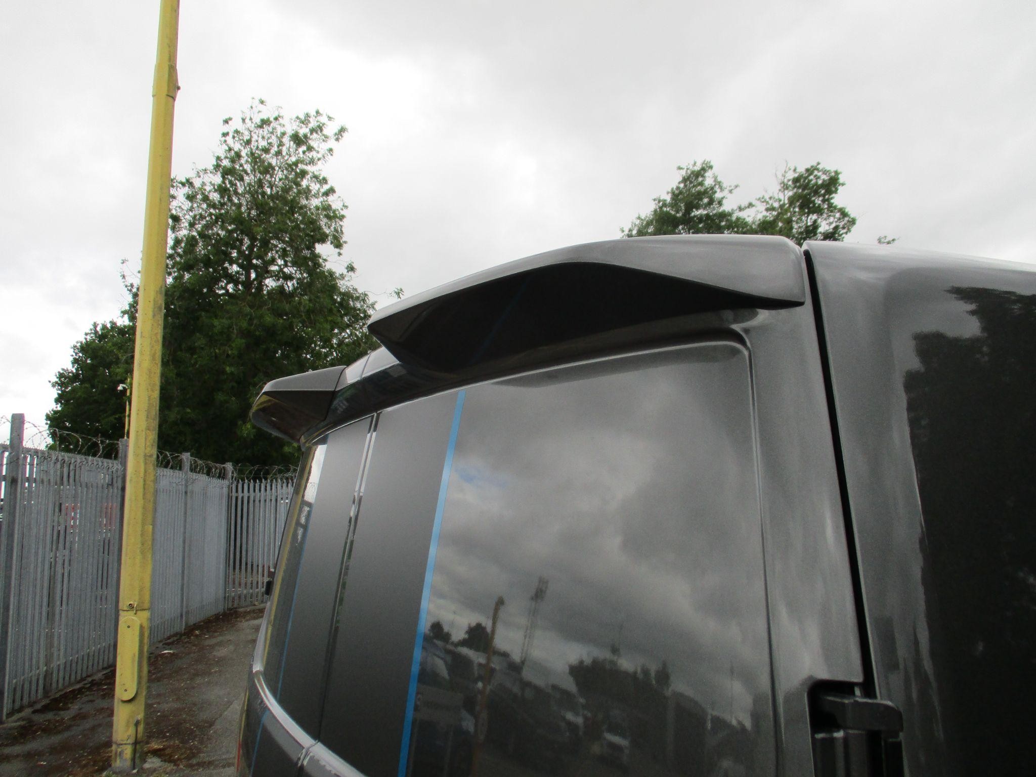 Ford Transit Custom Image 12