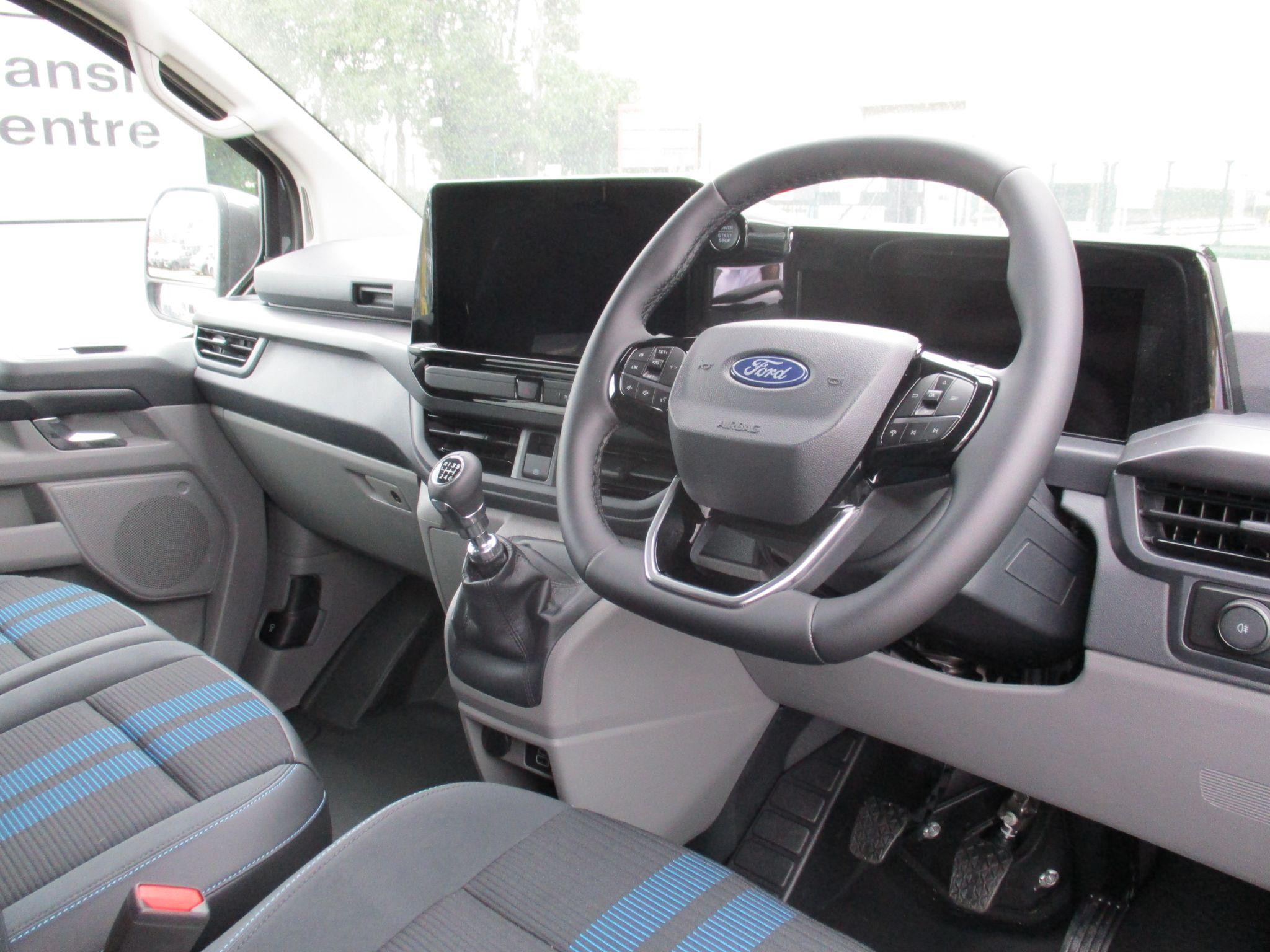 Ford Transit Custom Image 17