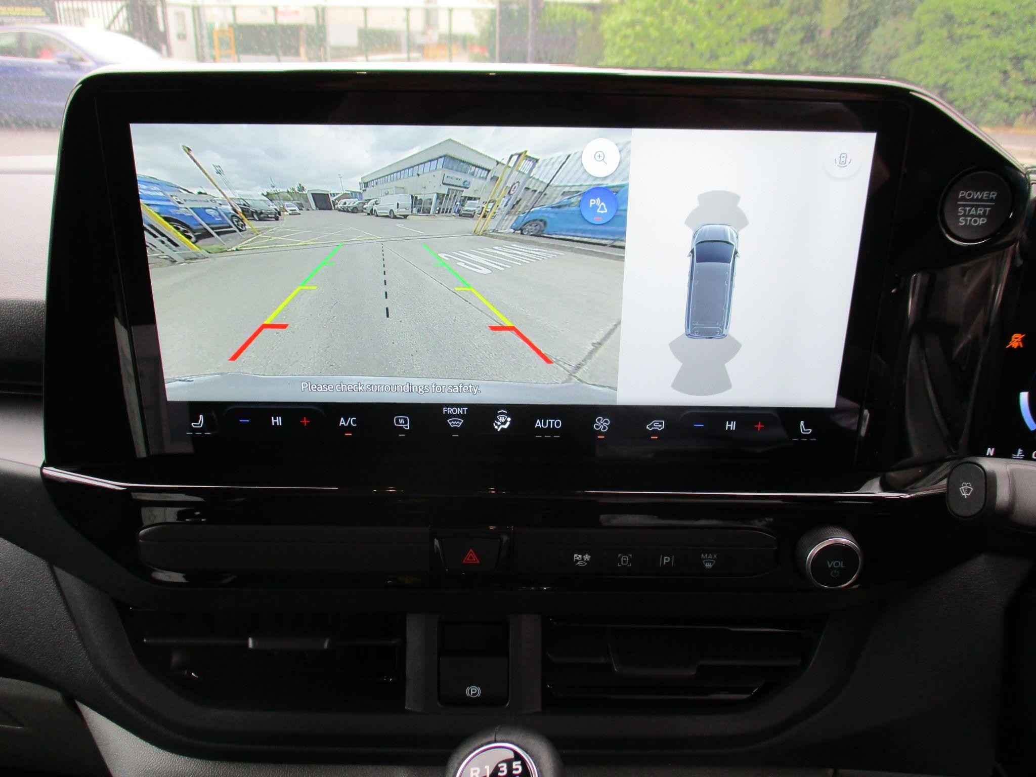 Ford Transit Custom Image 25