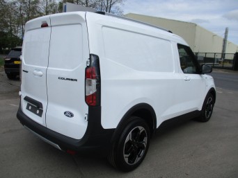 Ford Transit Courier 1.0 EcoBoost Active Auto L1 Euro 6 (s/s) 5dr null Image 3