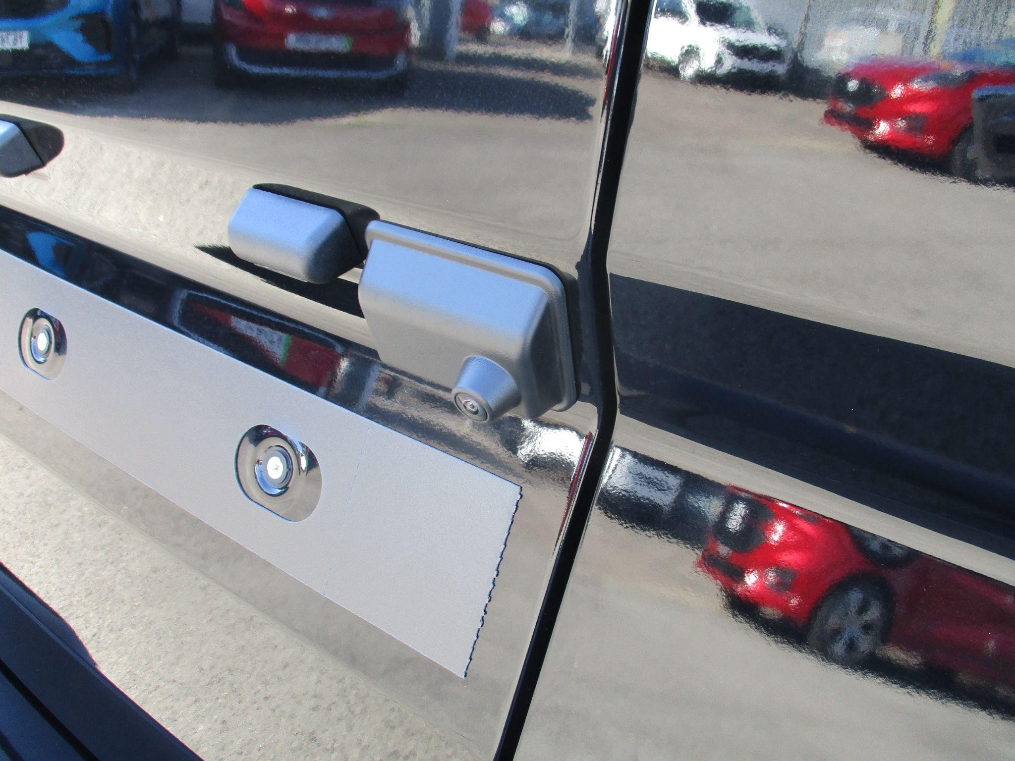 Ford Transit Custom Image 11