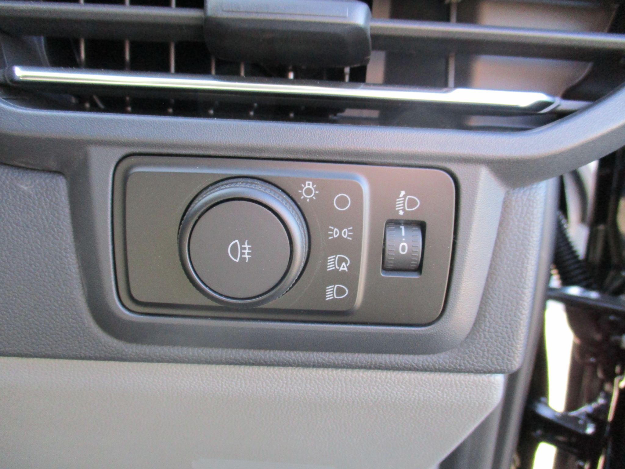 Ford Transit Custom Image 15