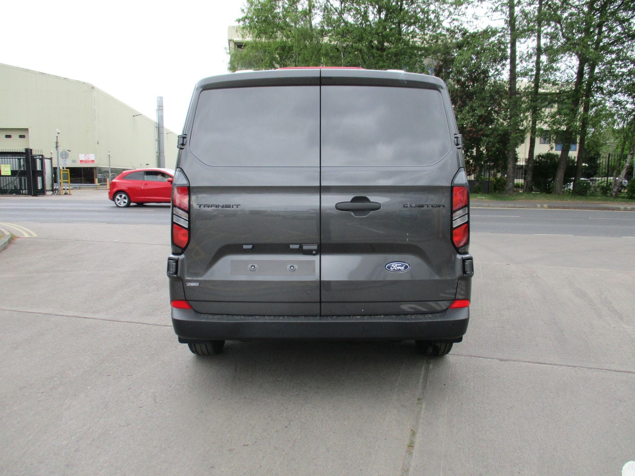 Ford Transit Custom Image 4