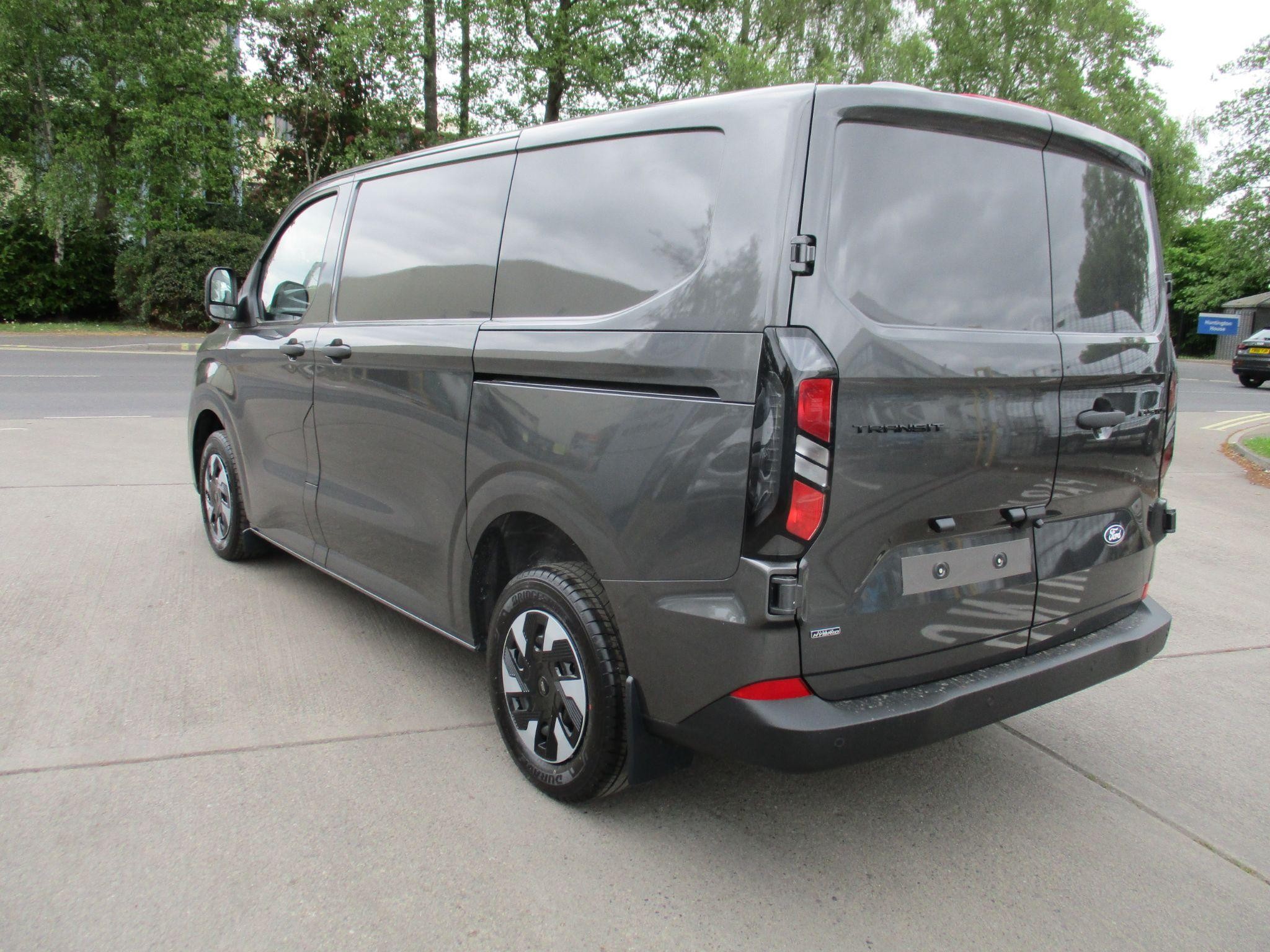 Ford Transit Custom Image 5