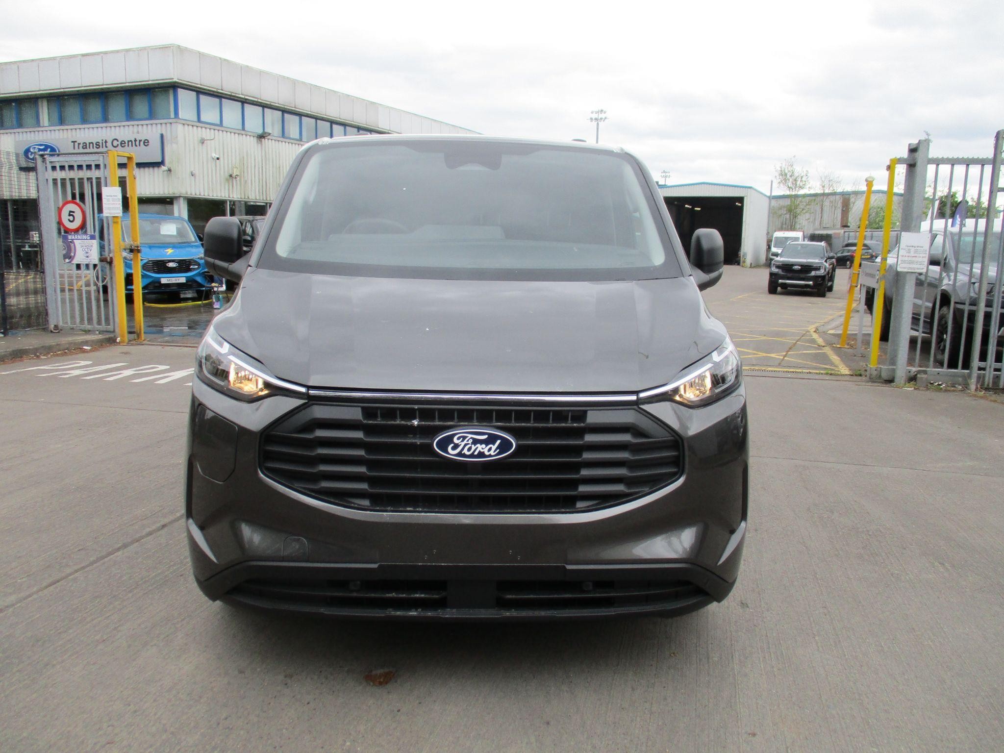 Ford Transit Custom Image 8